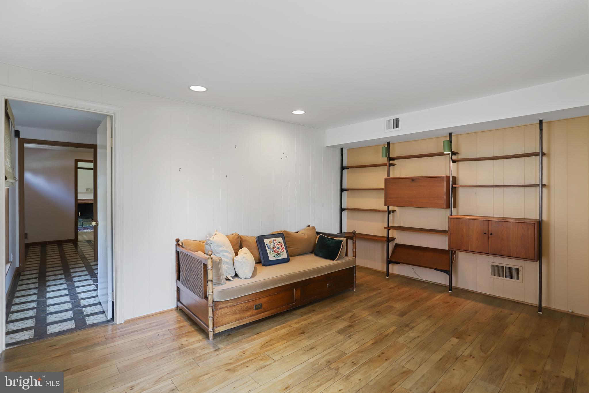 OLD FARM - Residential