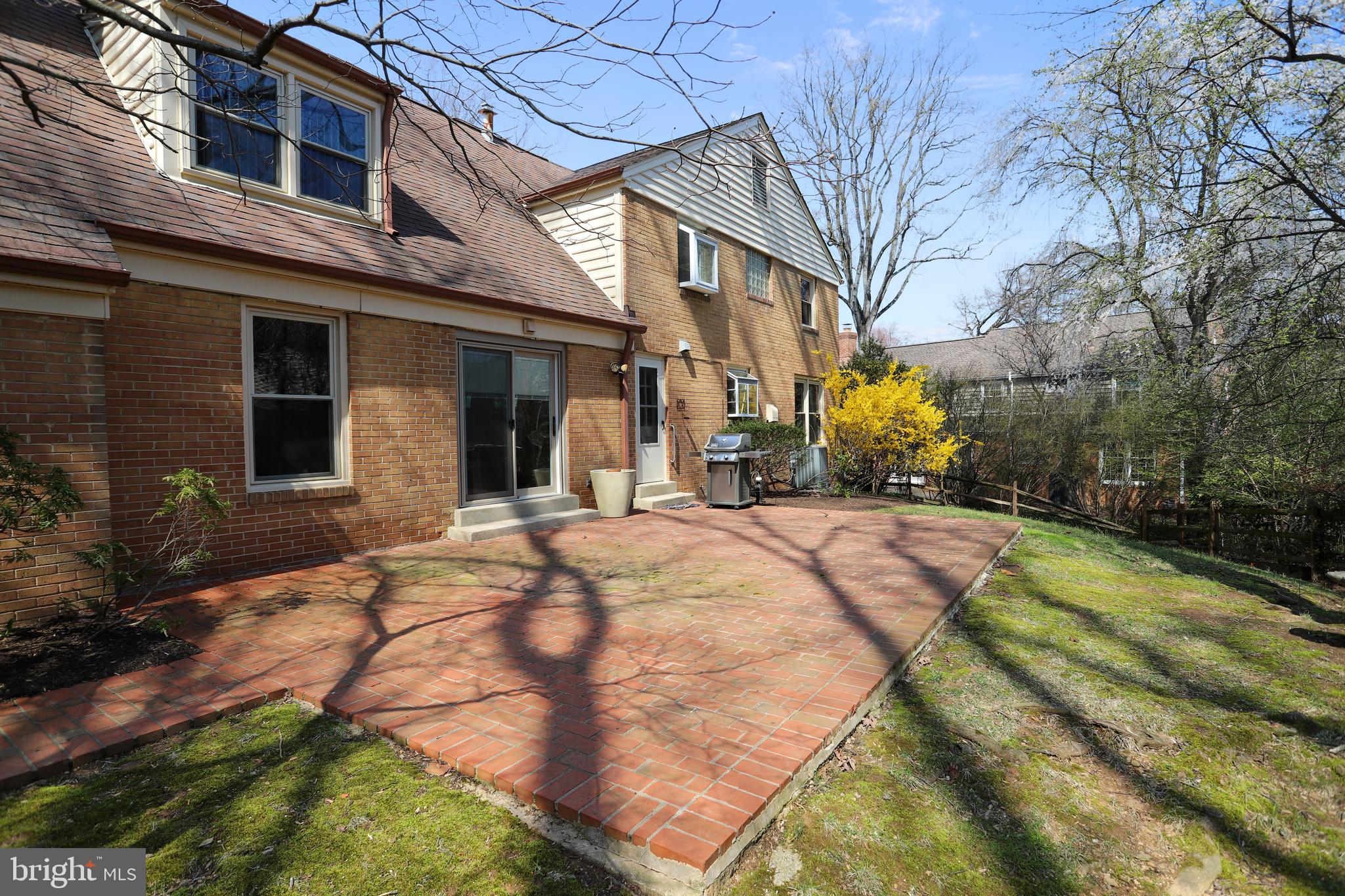 11209 FARMLAND DRIVE