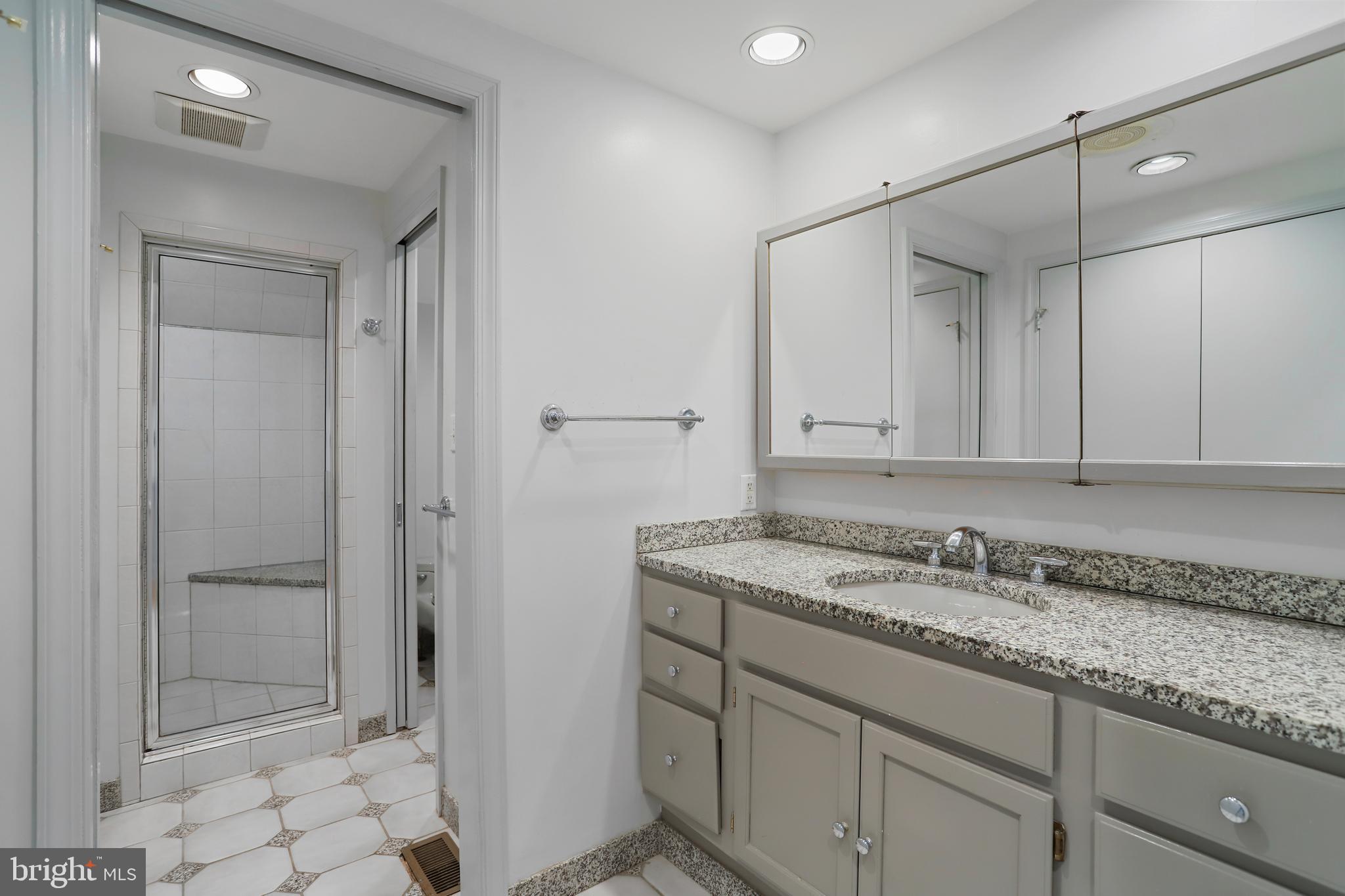 OLD FARM - Residential