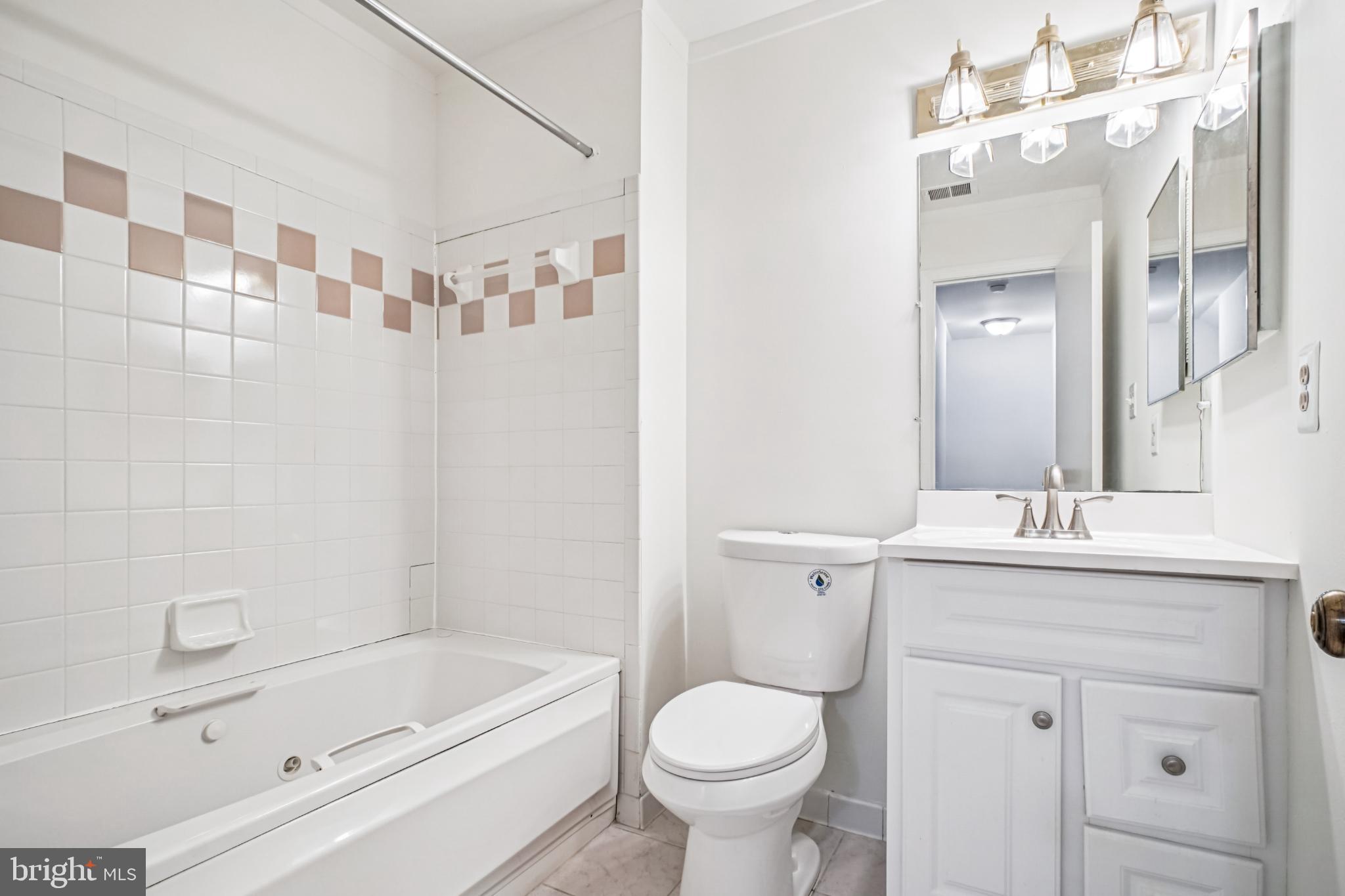 CHURCHILL SQUARE - Residential