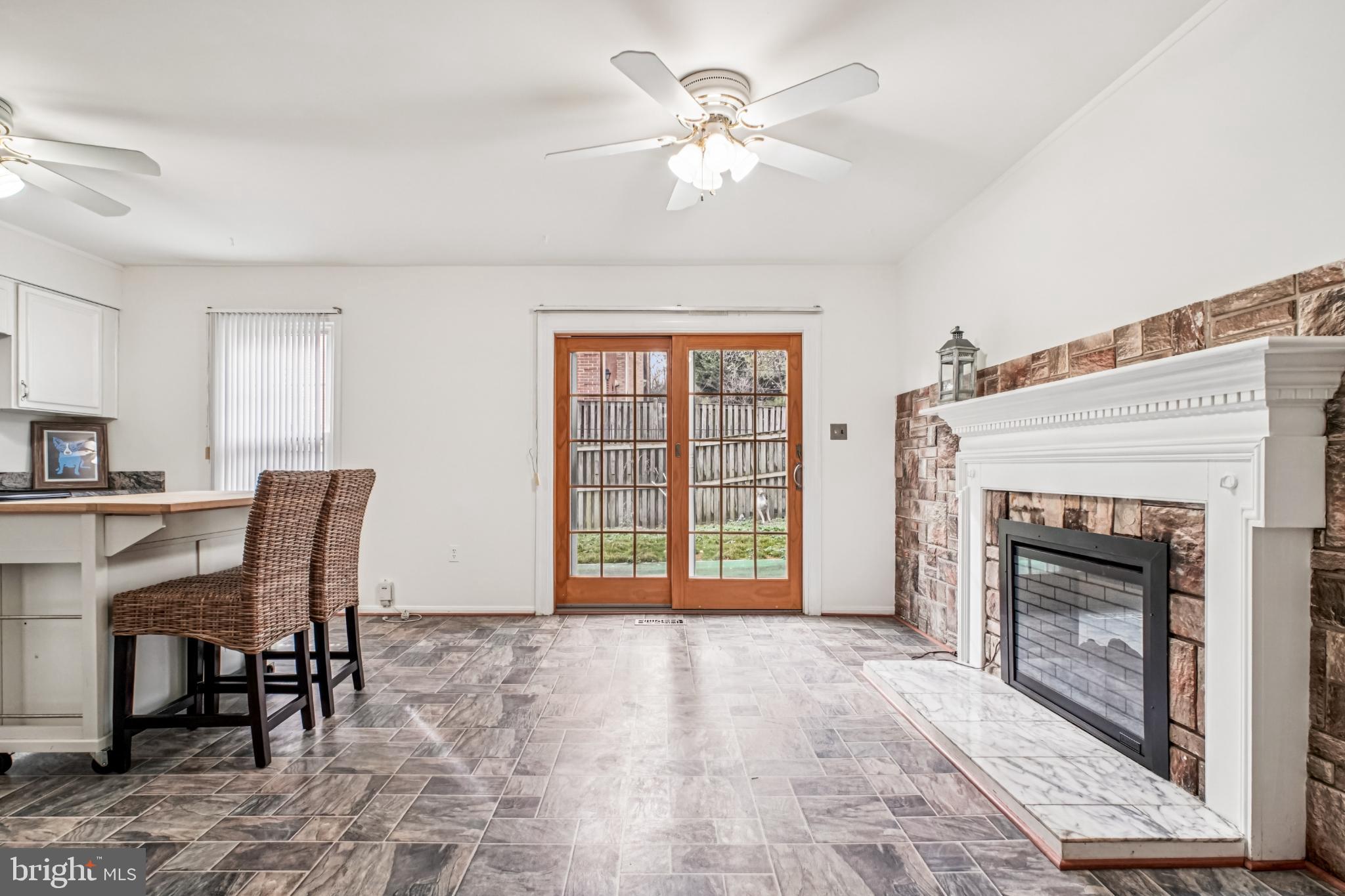 CHURCHILL SQUARE - Residential