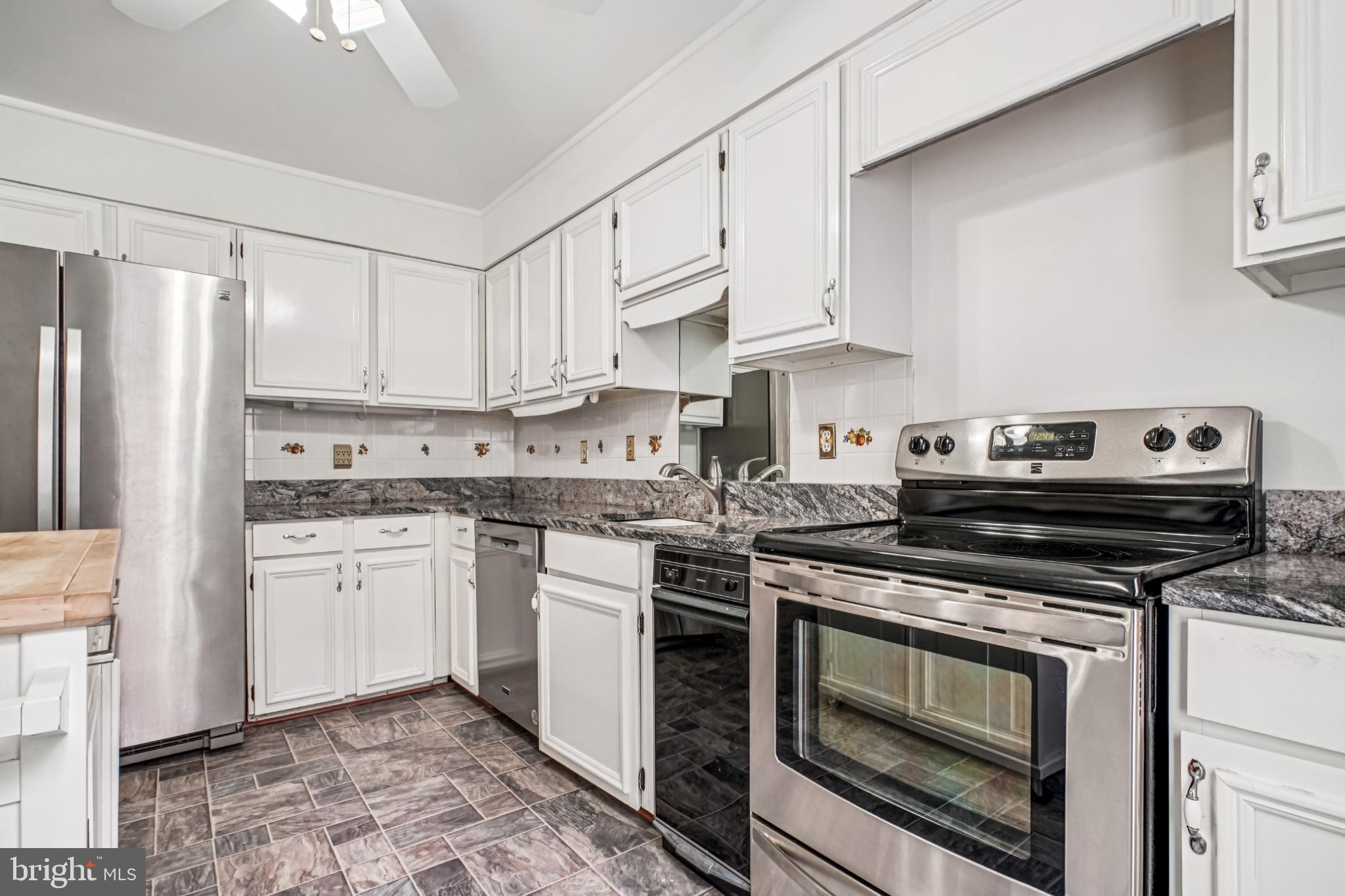 CHURCHILL SQUARE - Residential