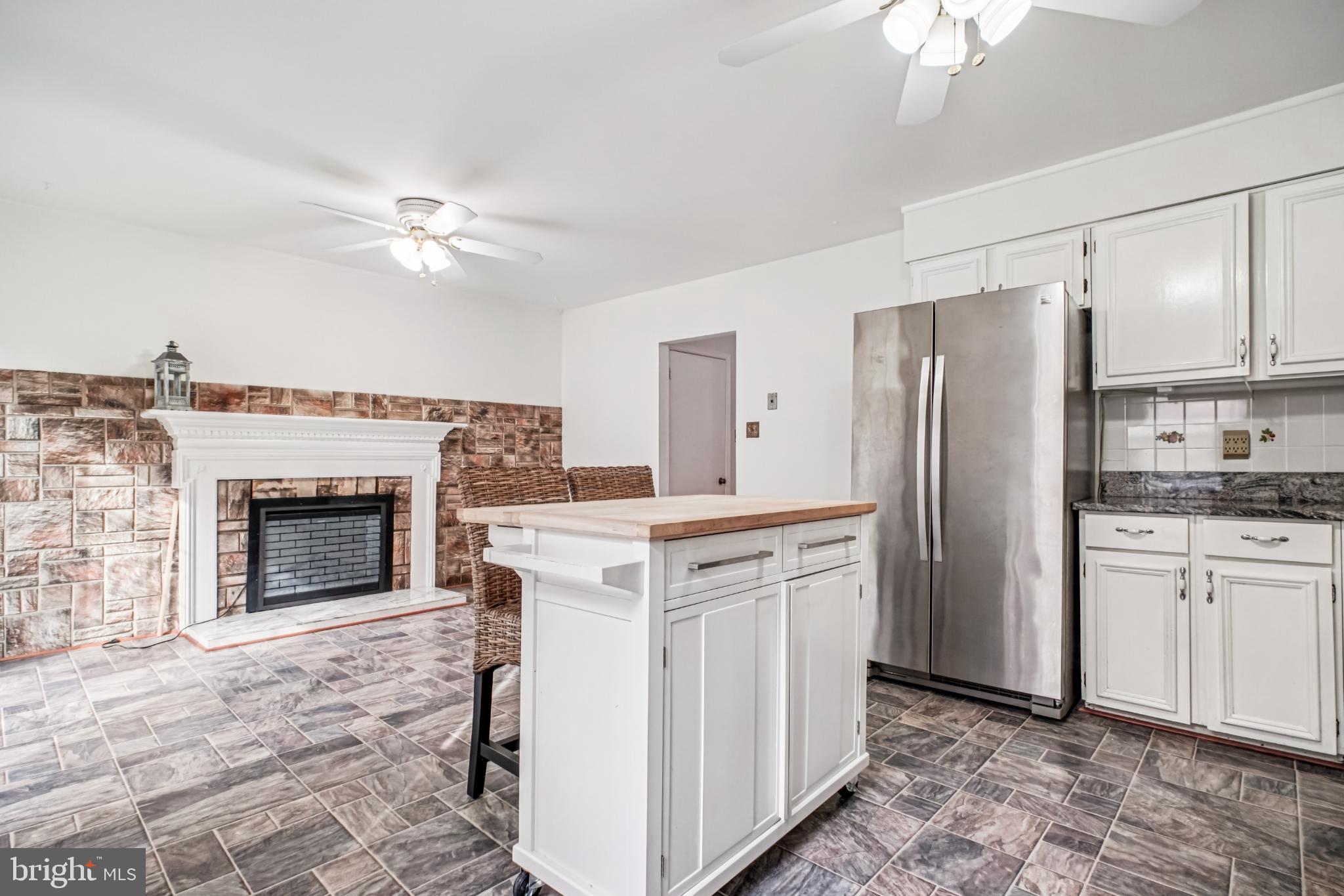 CHURCHILL SQUARE - Residential