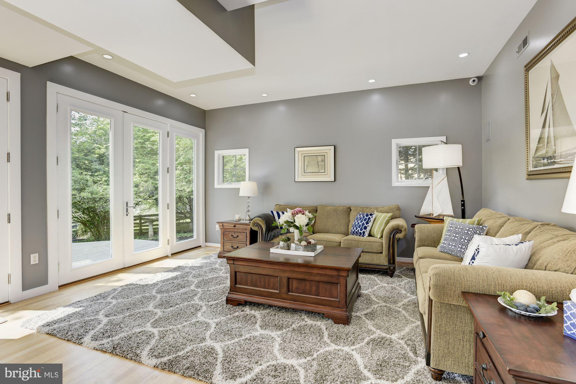 ANNAPOLIS ROADS - Residential