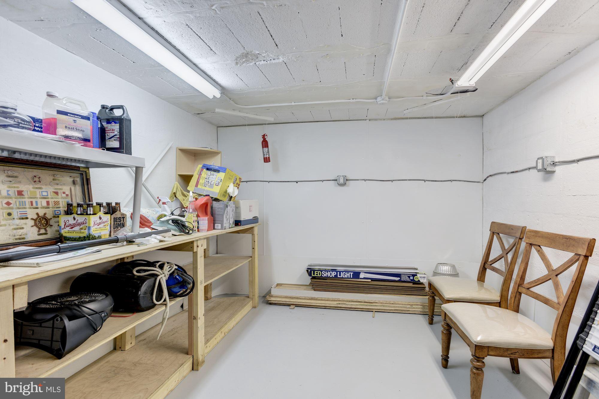 ANNAPOLIS ROADS - Residential