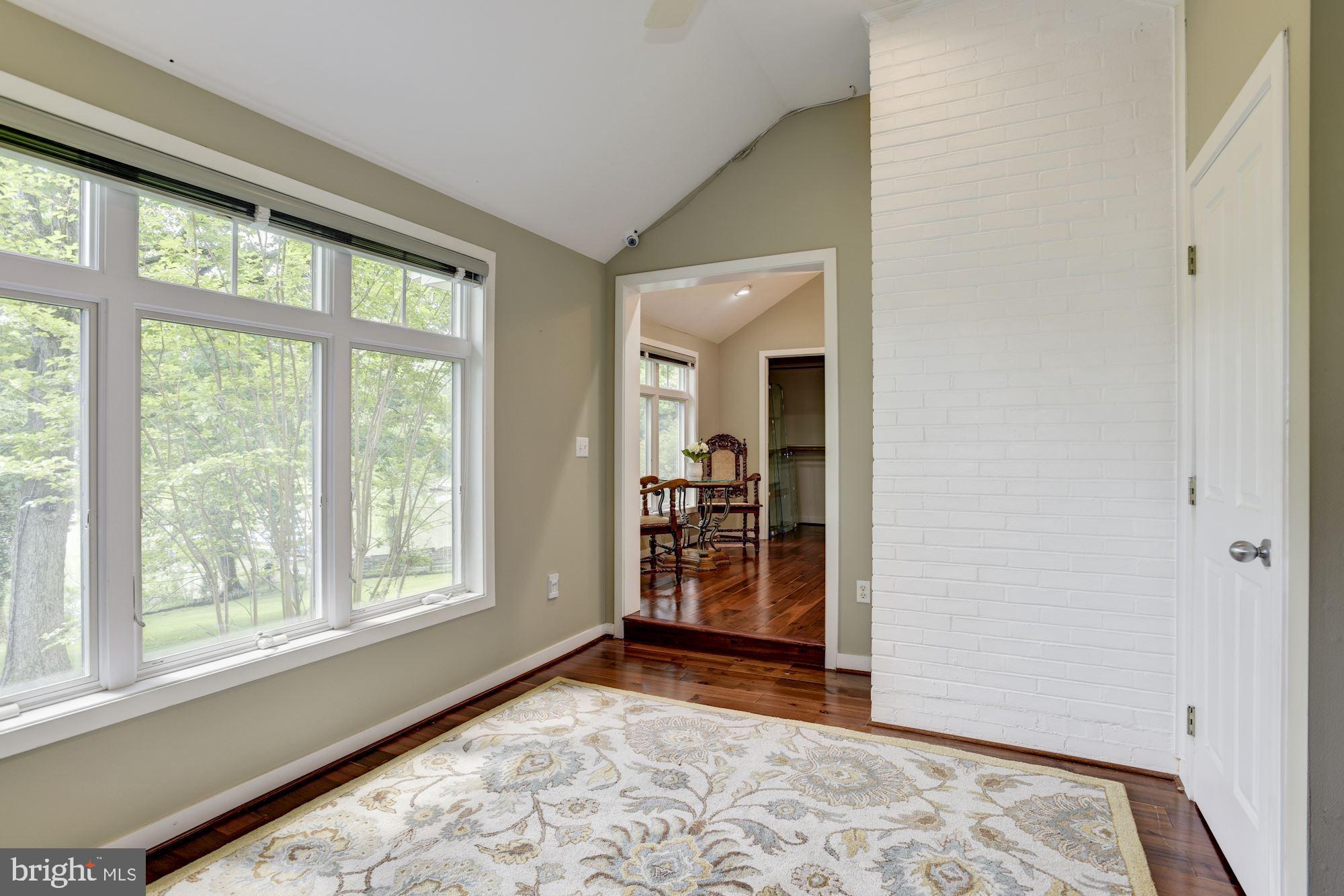 ANNAPOLIS ROADS - Residential