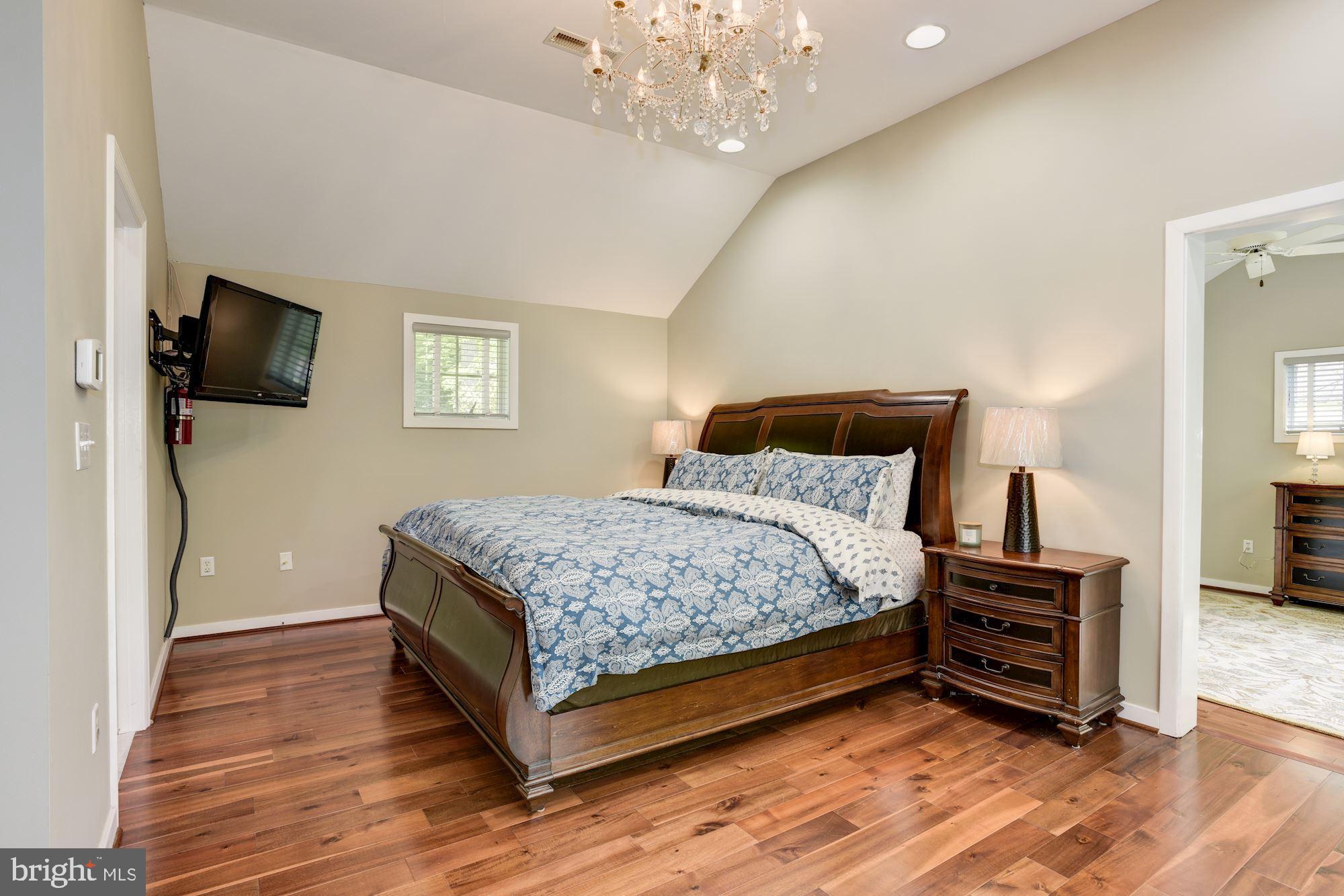 ANNAPOLIS ROADS - Residential