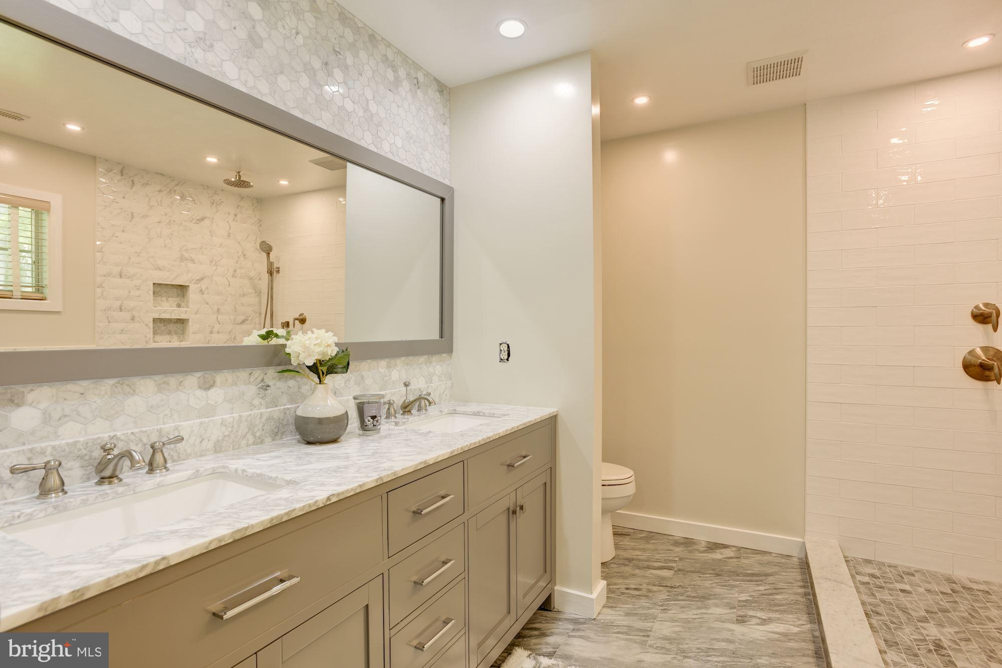 ANNAPOLIS ROADS - Residential