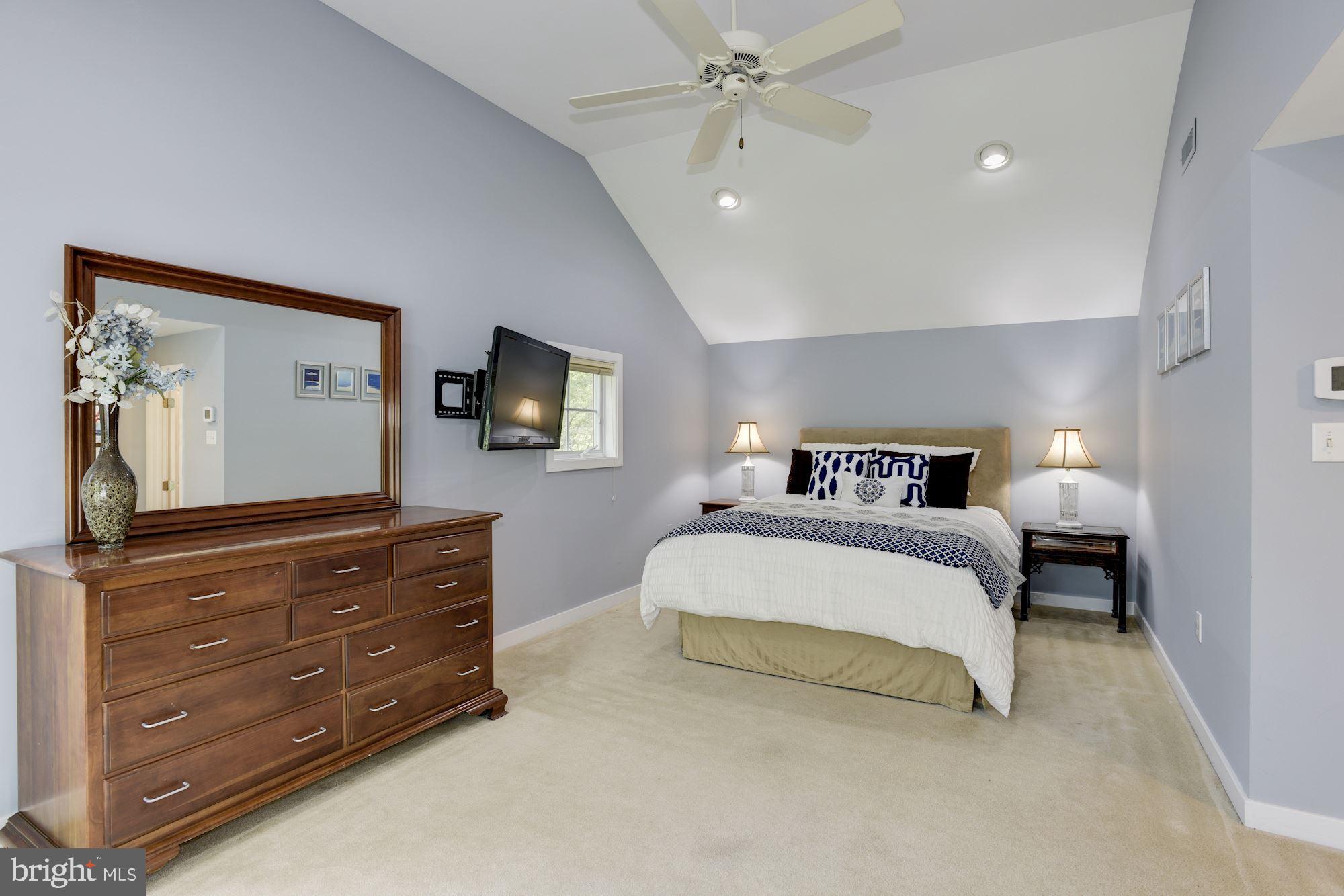 ANNAPOLIS ROADS - Residential