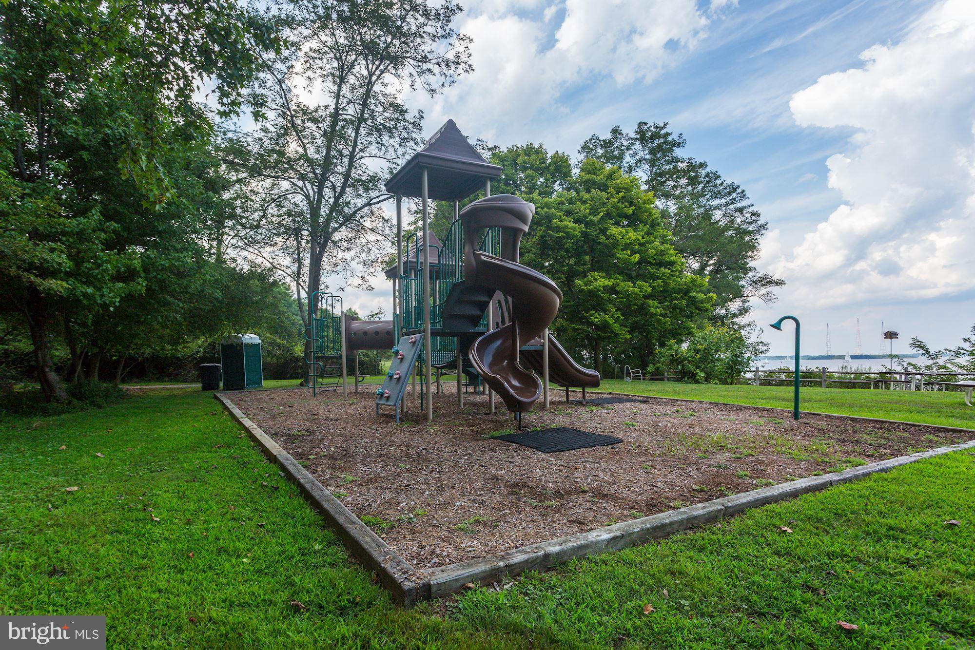 ANNAPOLIS ROADS - Residential