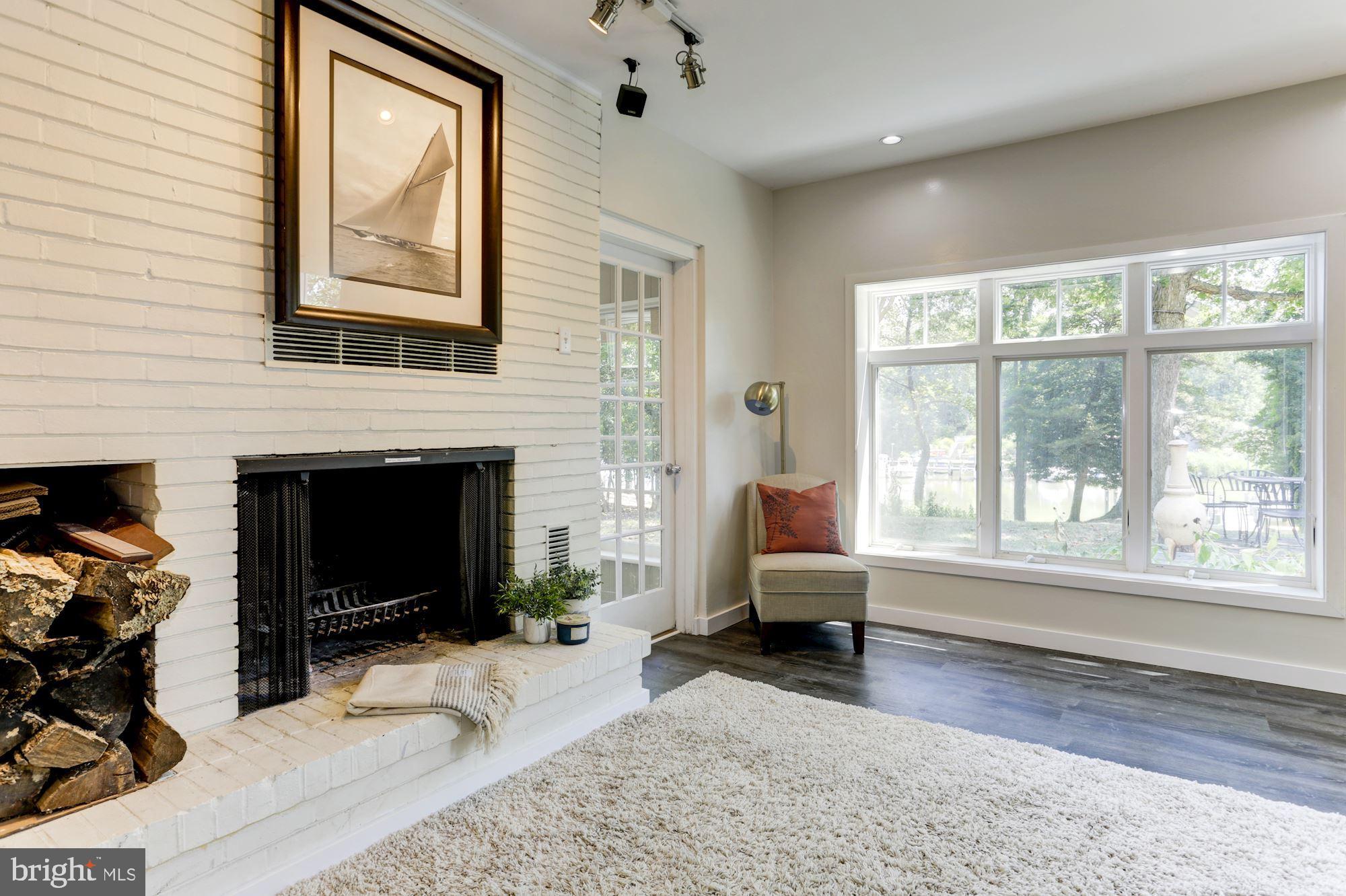 ANNAPOLIS ROADS - Residential