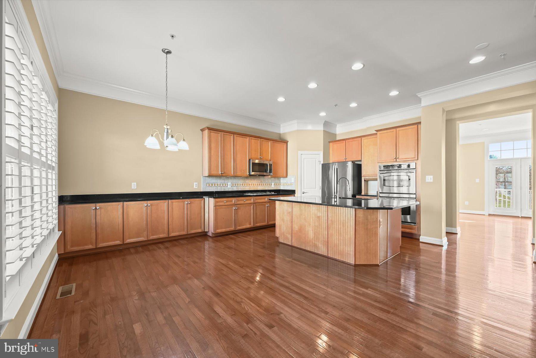 8803 MIRROR LAKE WAY