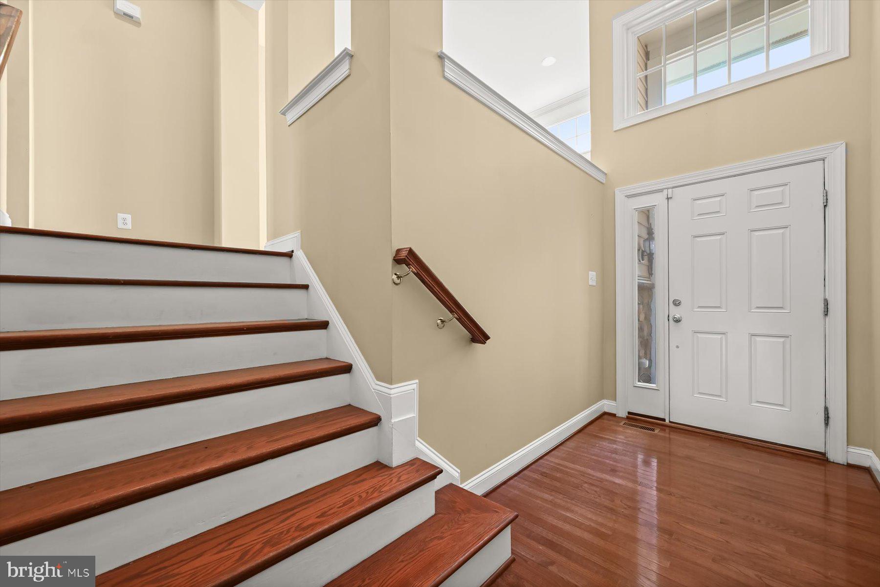 8803 MIRROR LAKE WAY