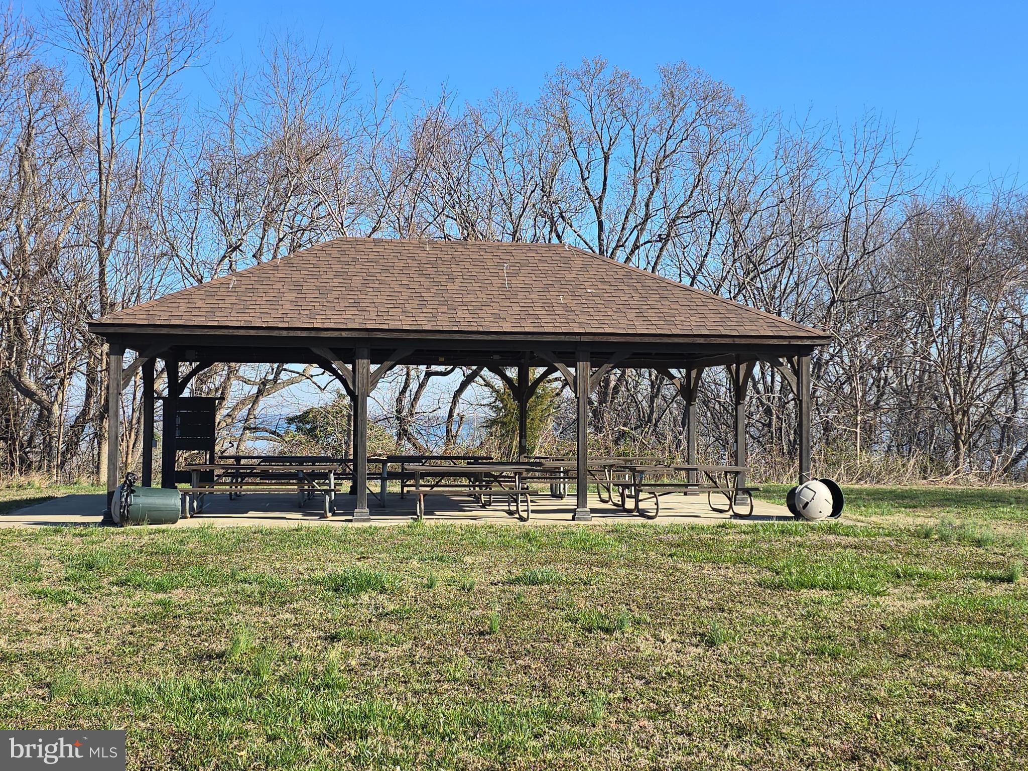 STRATFORD HARBOUR - Land