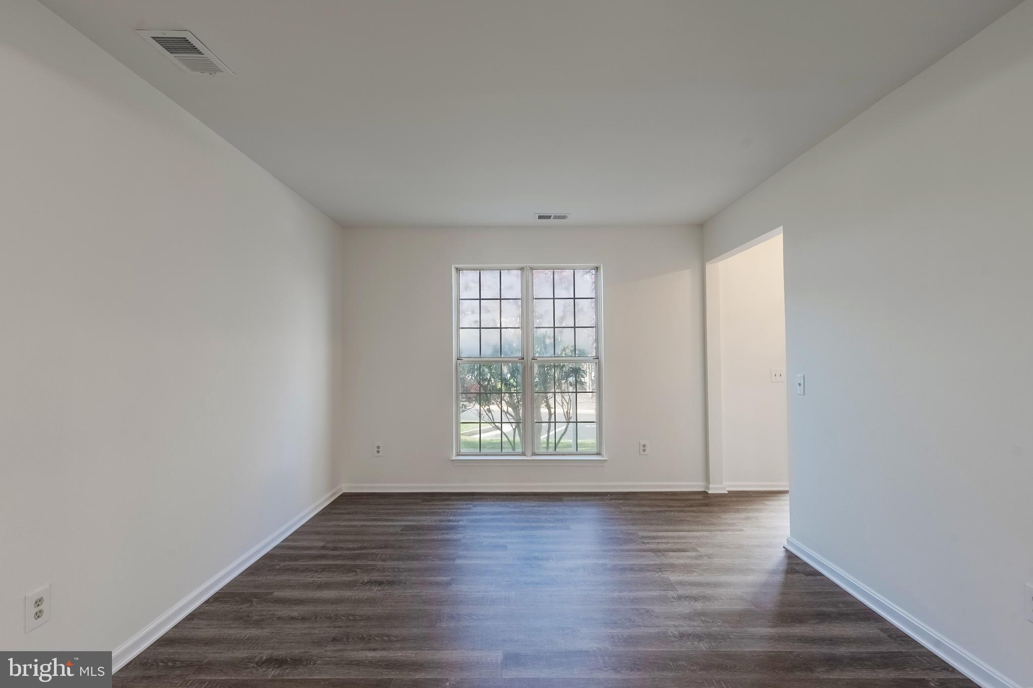 LONDON TOWN WEST - Residential