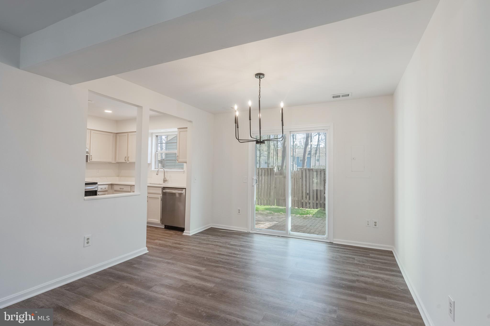 LONDON TOWN WEST - Residential