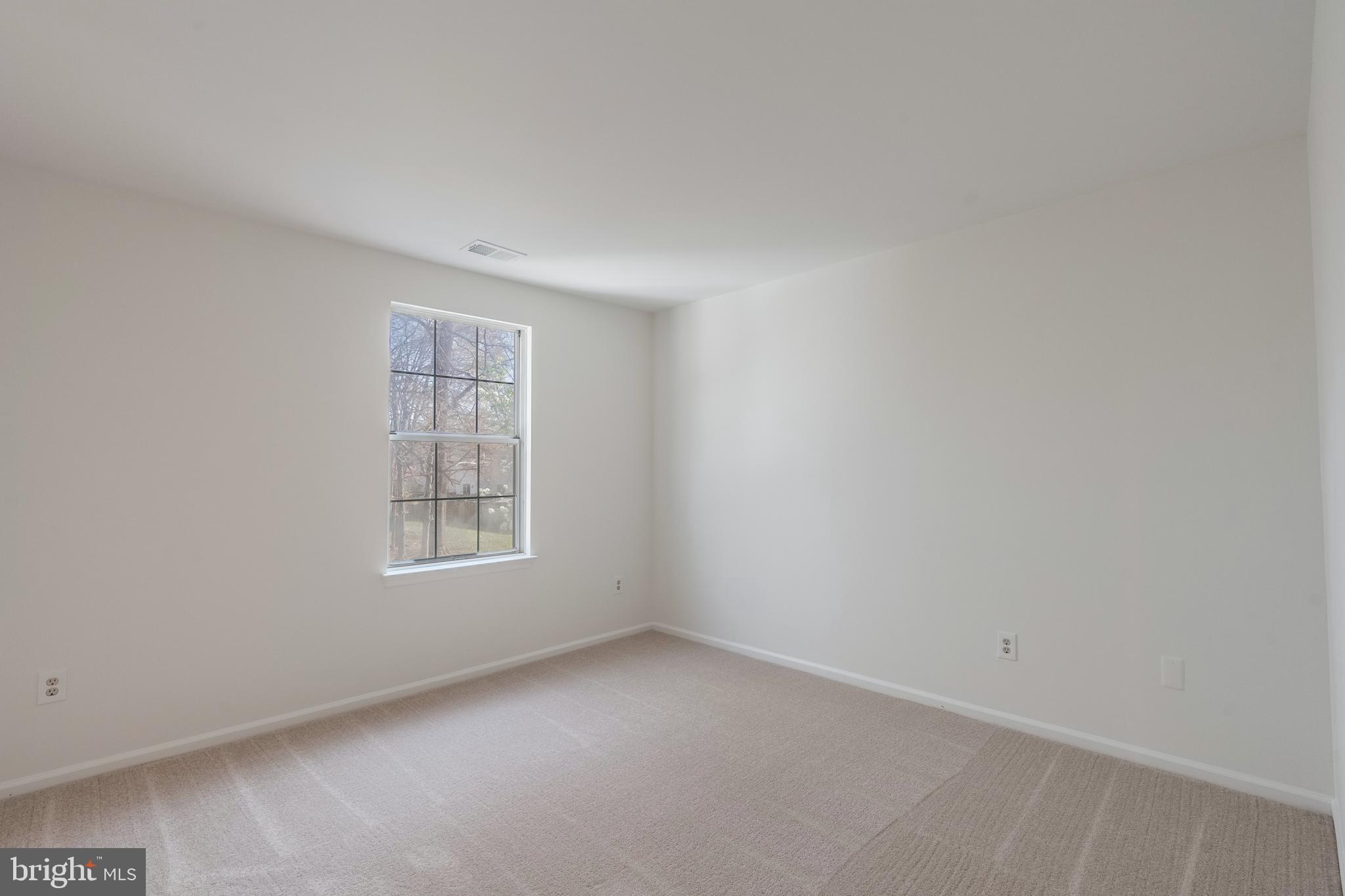 LONDON TOWN WEST - Residential