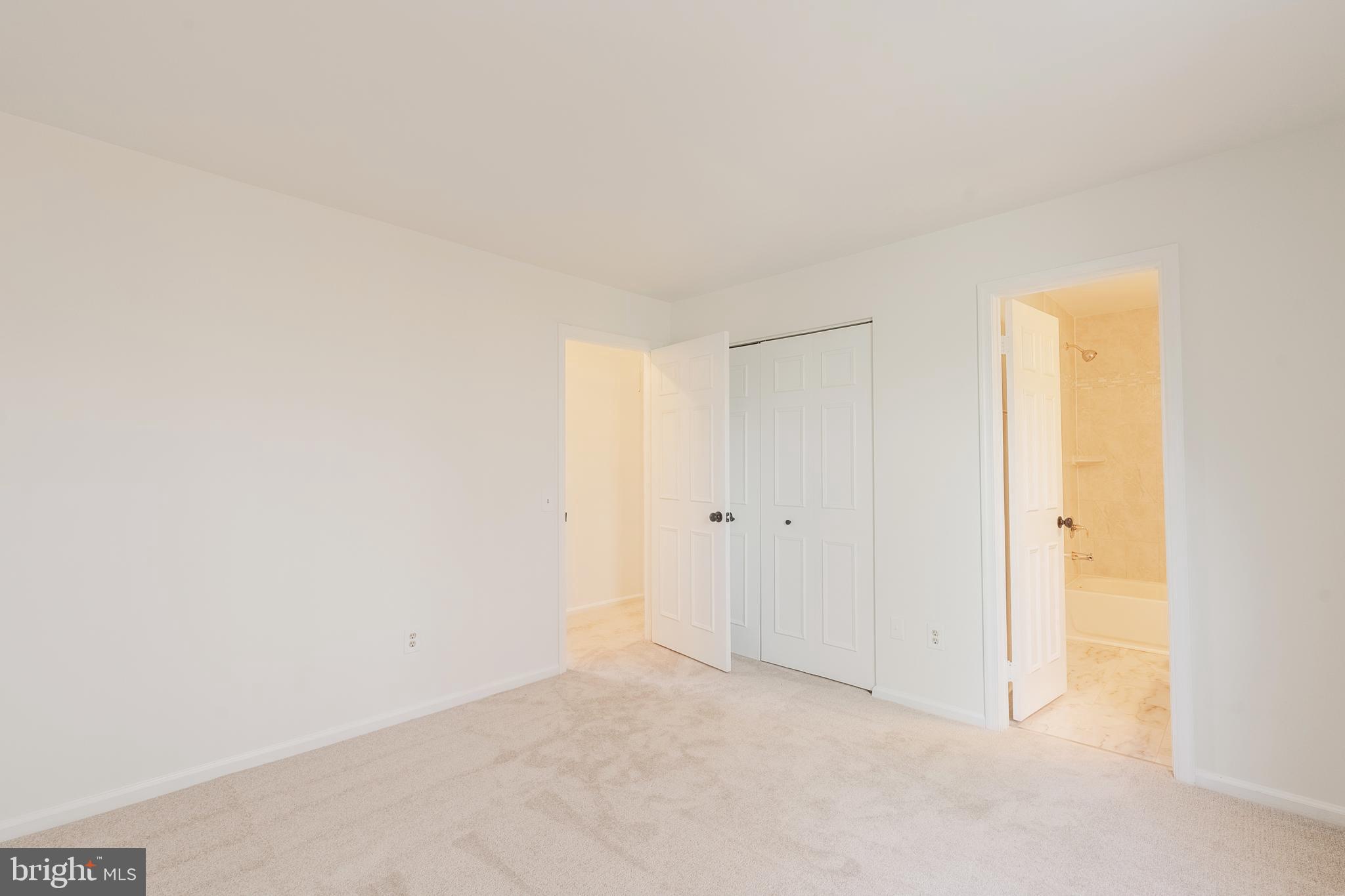 LONDON TOWN WEST - Residential