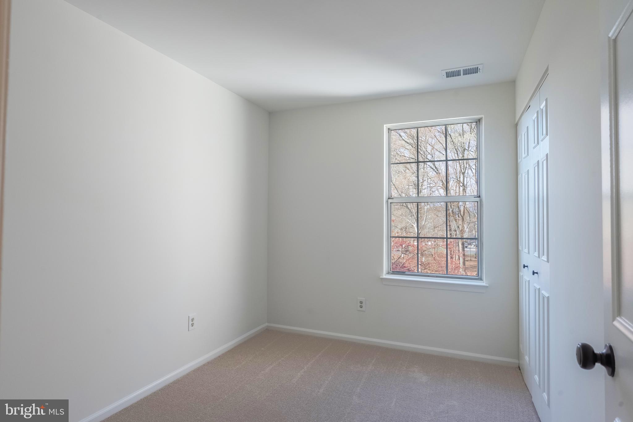 LONDON TOWN WEST - Residential