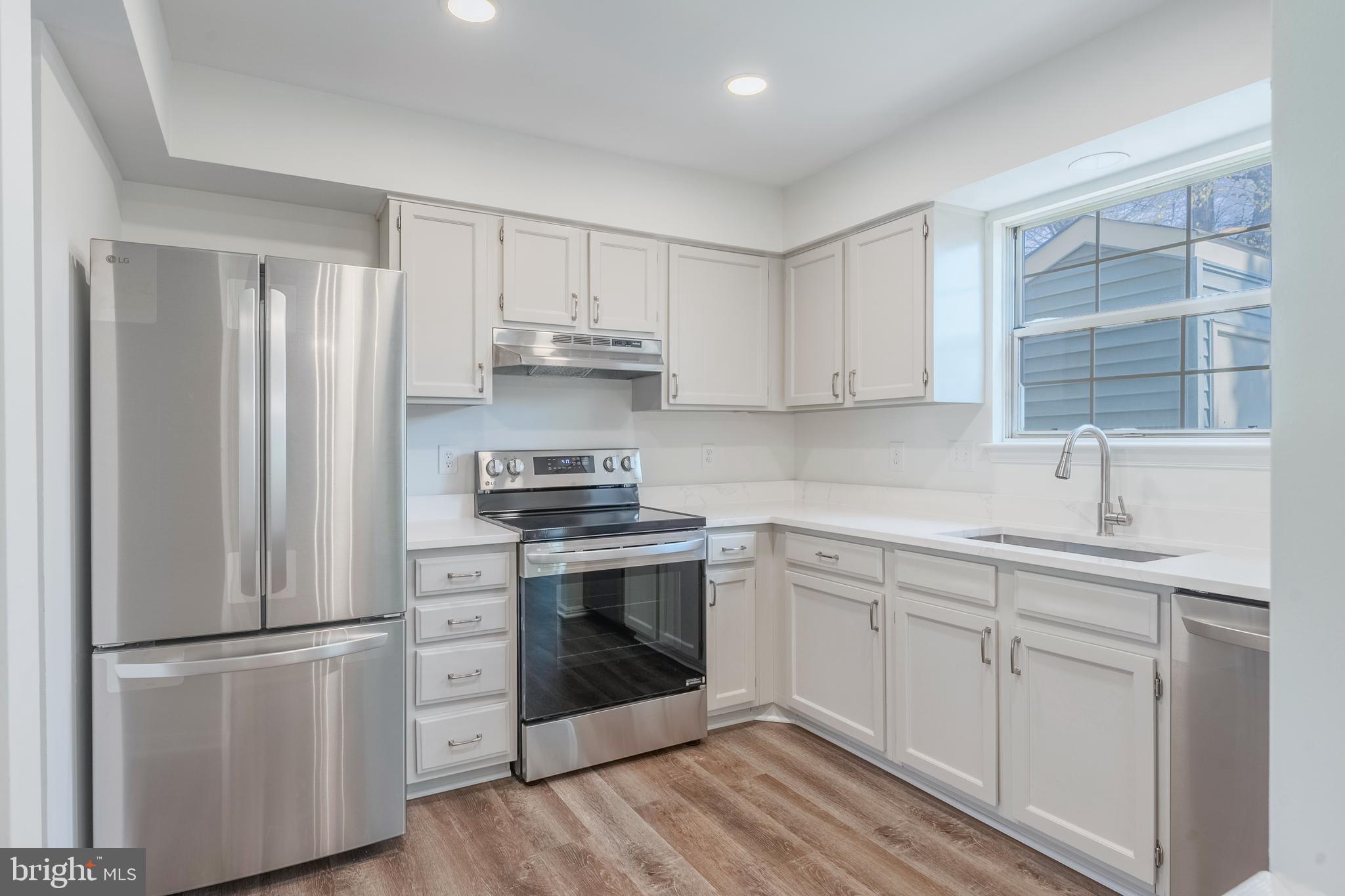 LONDON TOWN WEST - Residential