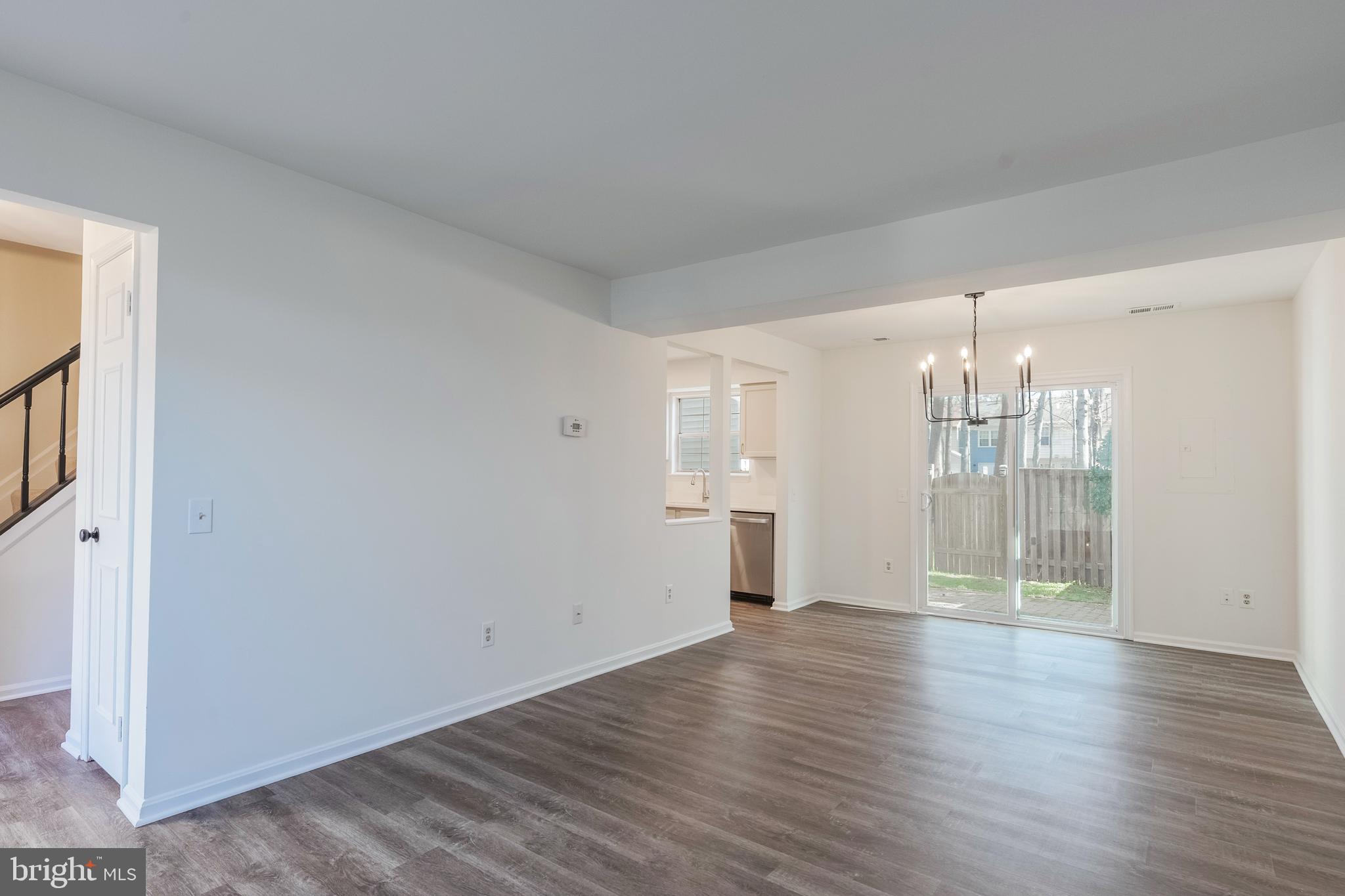 LONDON TOWN WEST - Residential