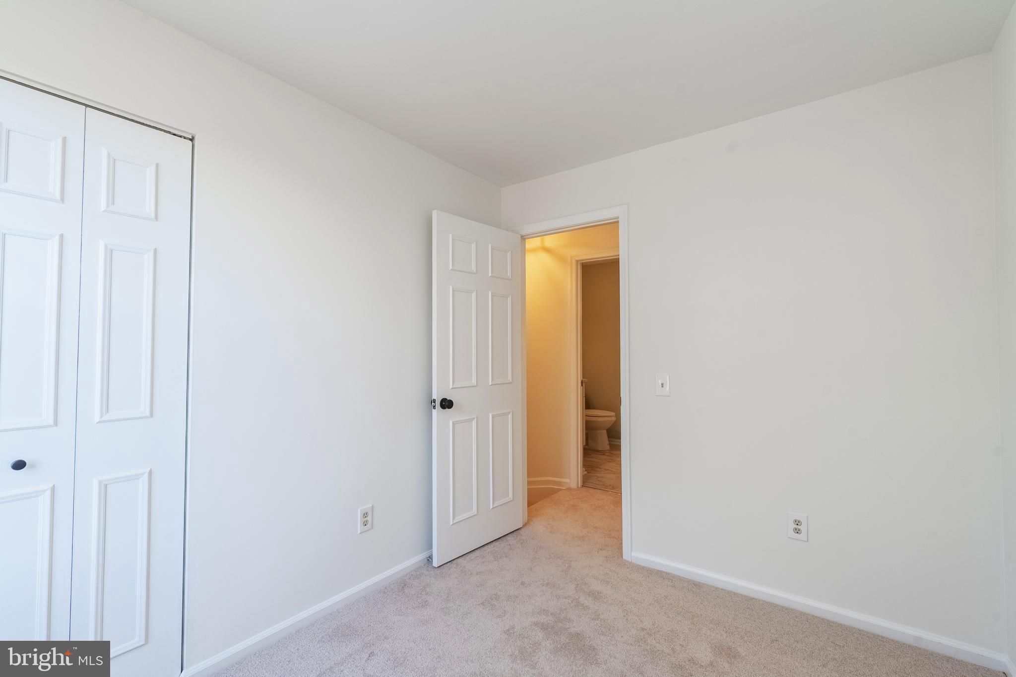 LONDON TOWN WEST - Residential