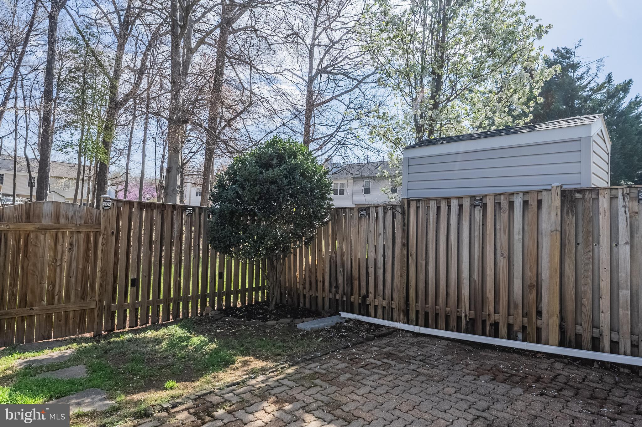 LONDON TOWN WEST - Residential