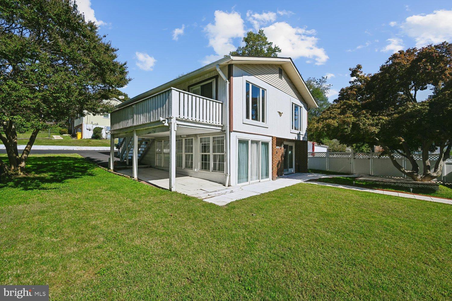 1185 BAYVIEW VISTA