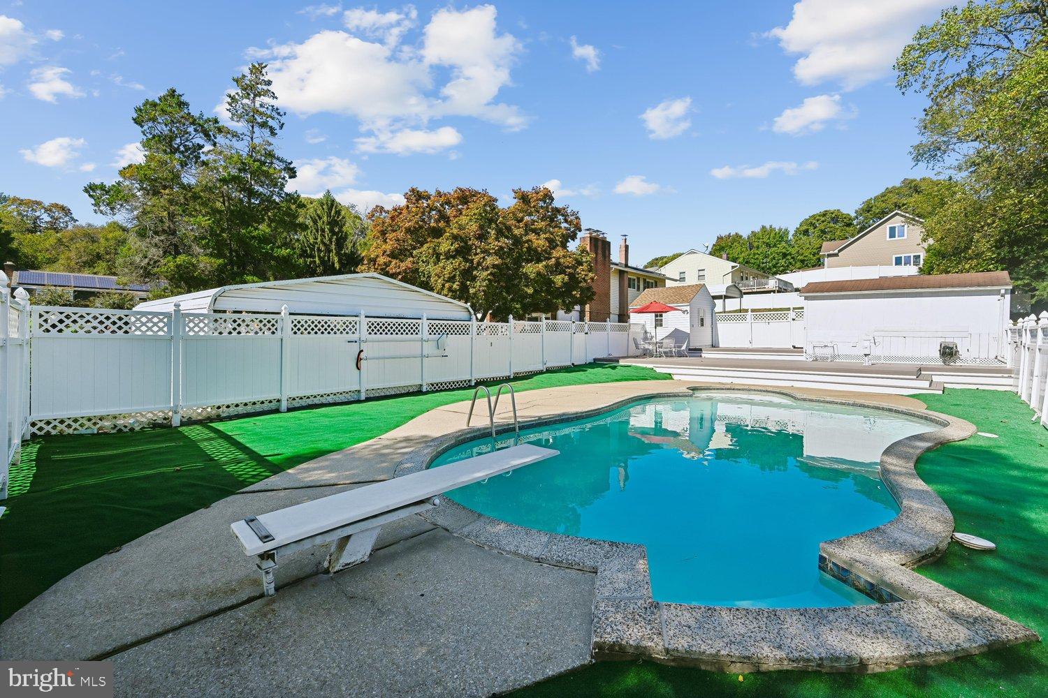 1185 BAYVIEW VISTA