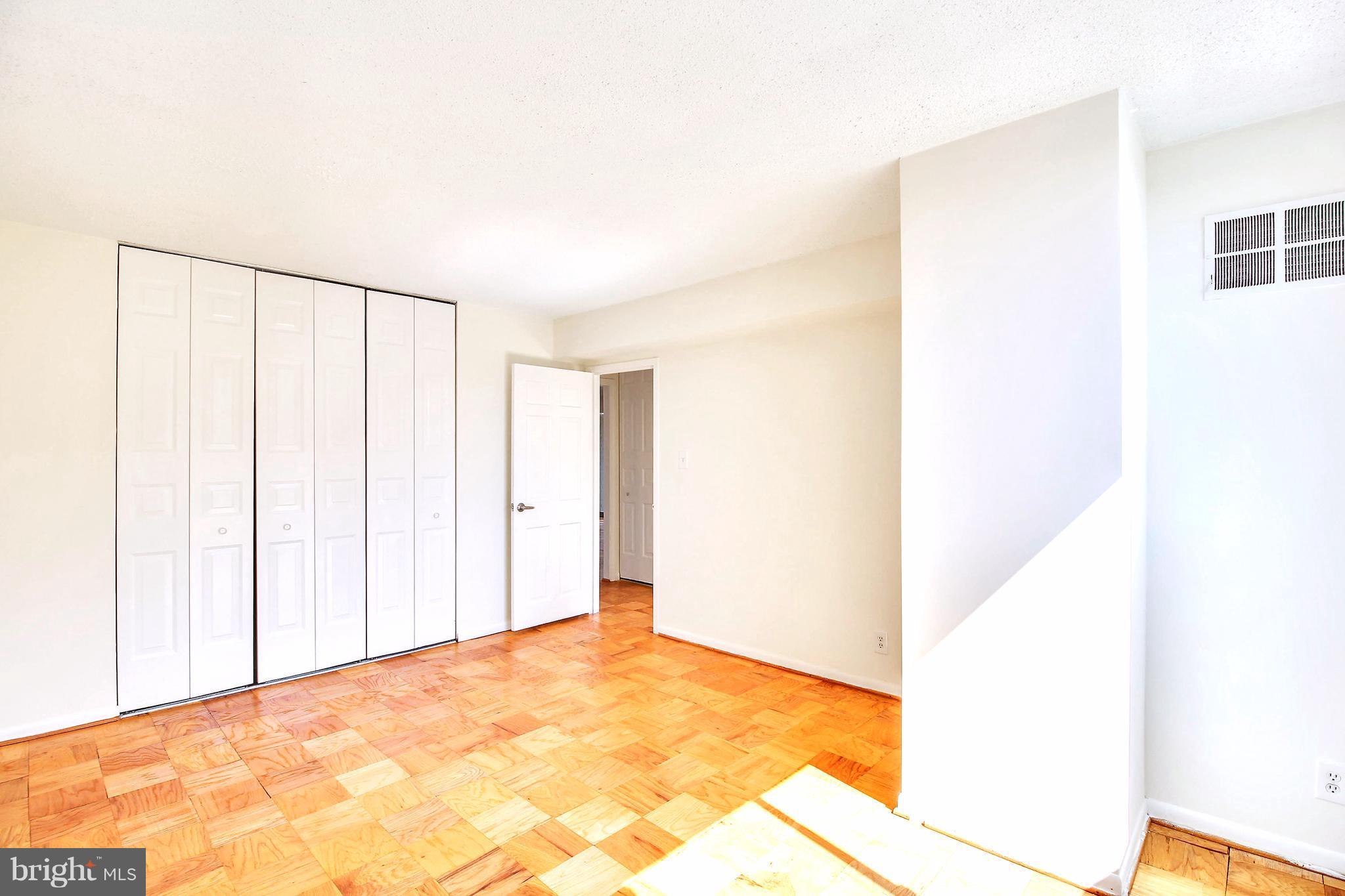 THE ELIZABETH - Residential Lease