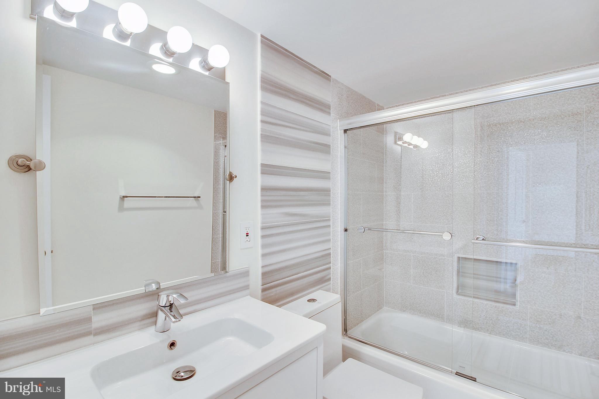 THE ELIZABETH - Residential Lease