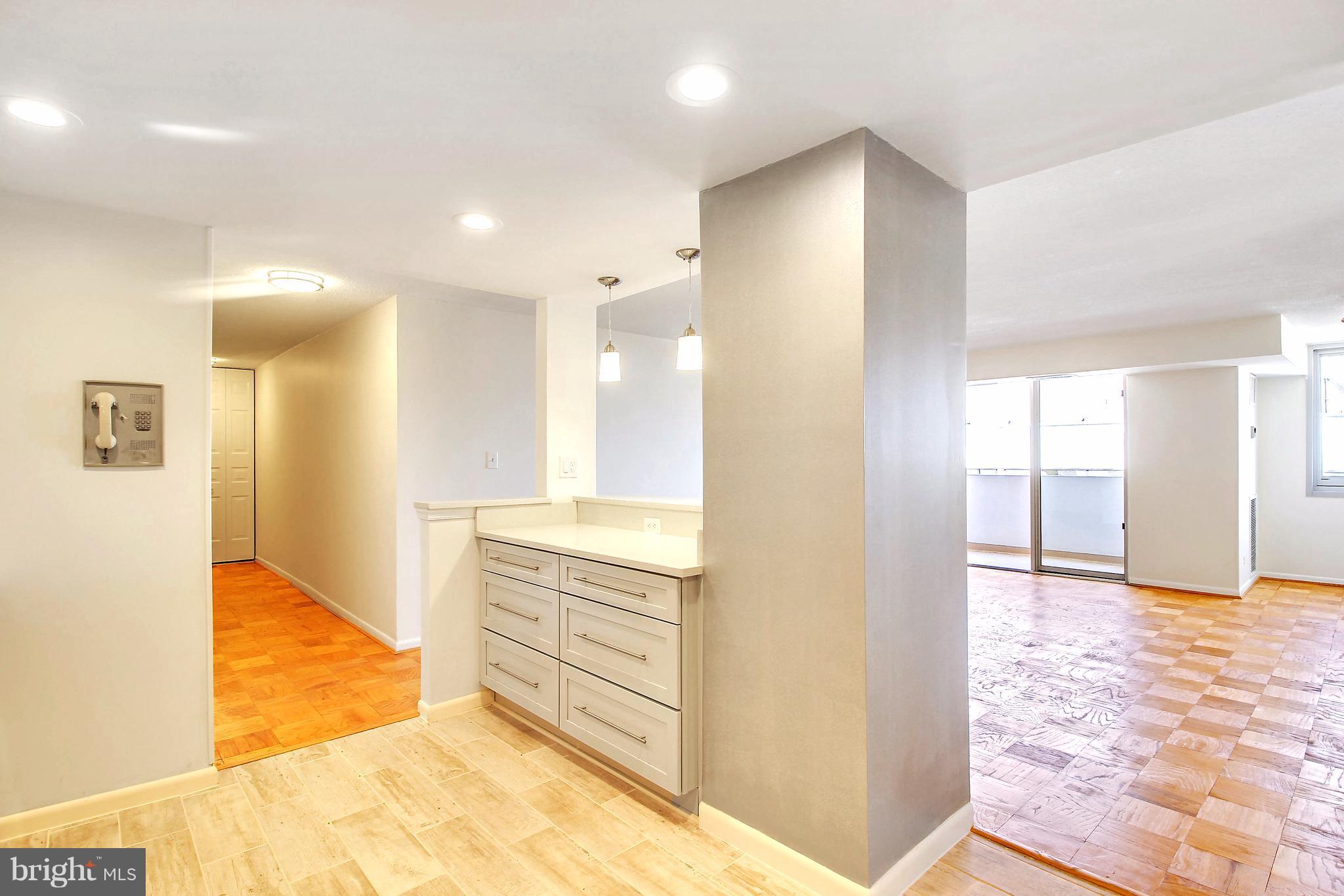 THE ELIZABETH - Residential Lease