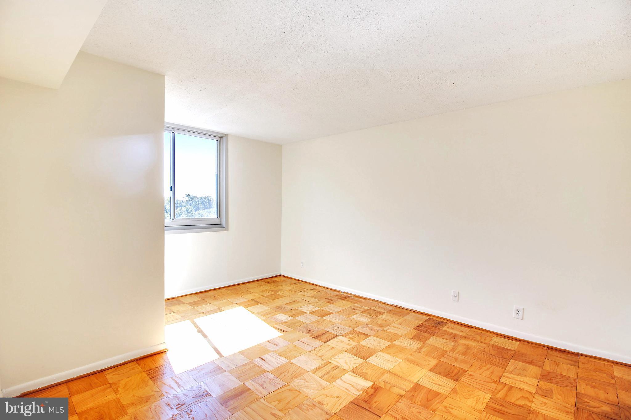 THE ELIZABETH - Residential Lease