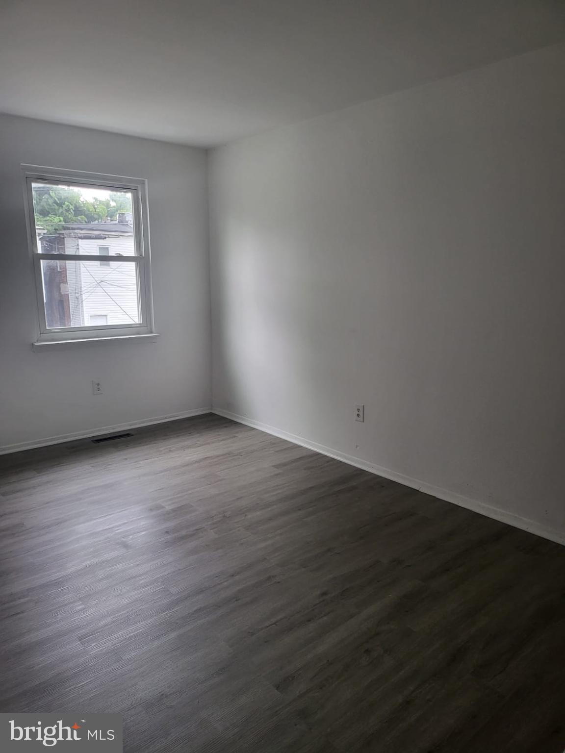 DOWNTOWN - Residential Lease