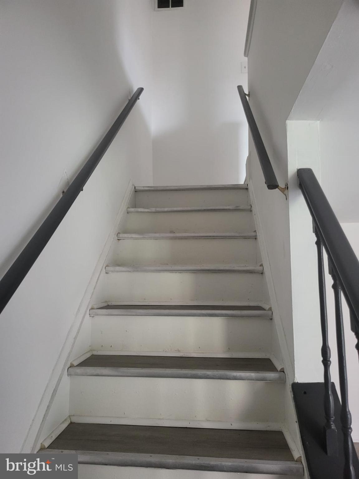 DOWNTOWN - Residential Lease
