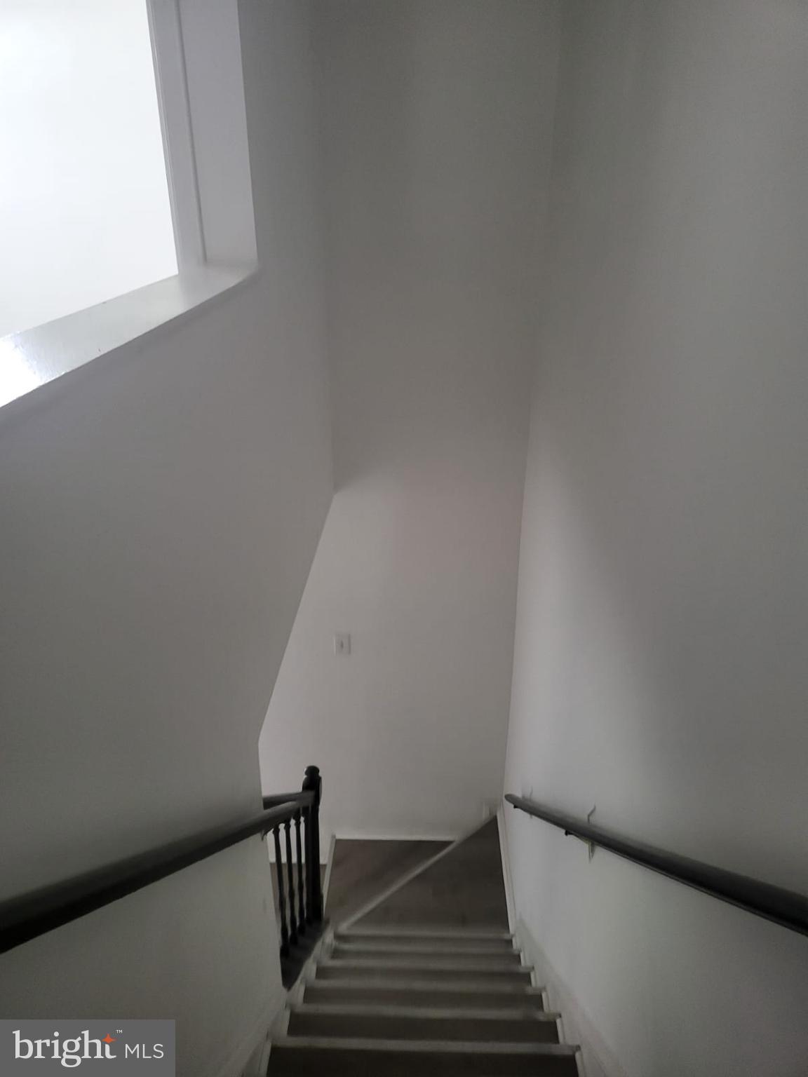 DOWNTOWN - Residential Lease