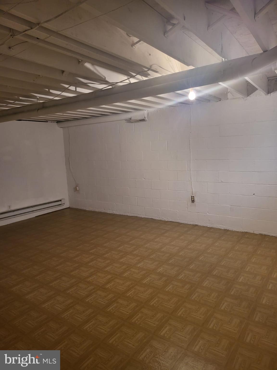 DOWNTOWN - Residential Lease