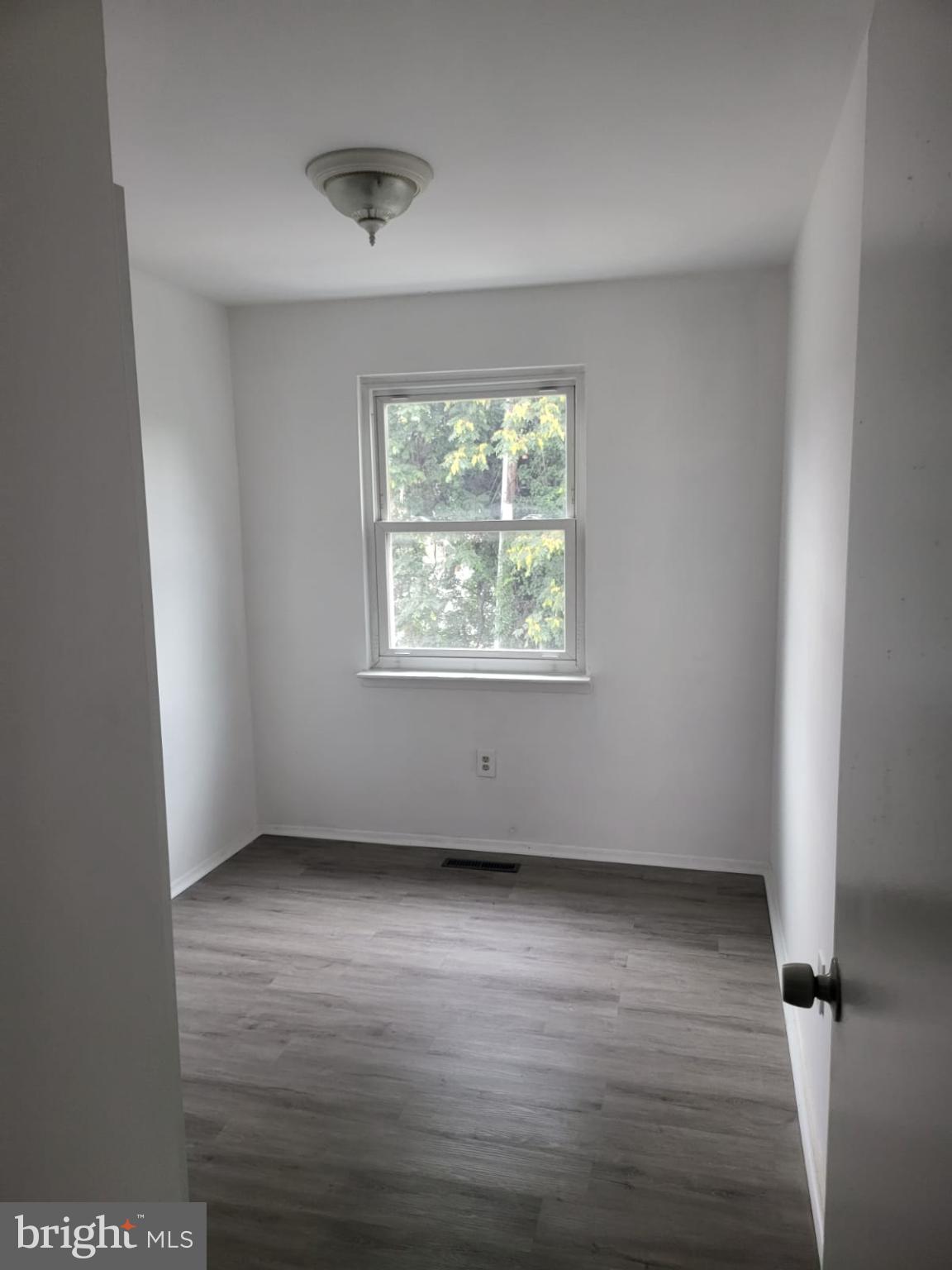 DOWNTOWN - Residential Lease