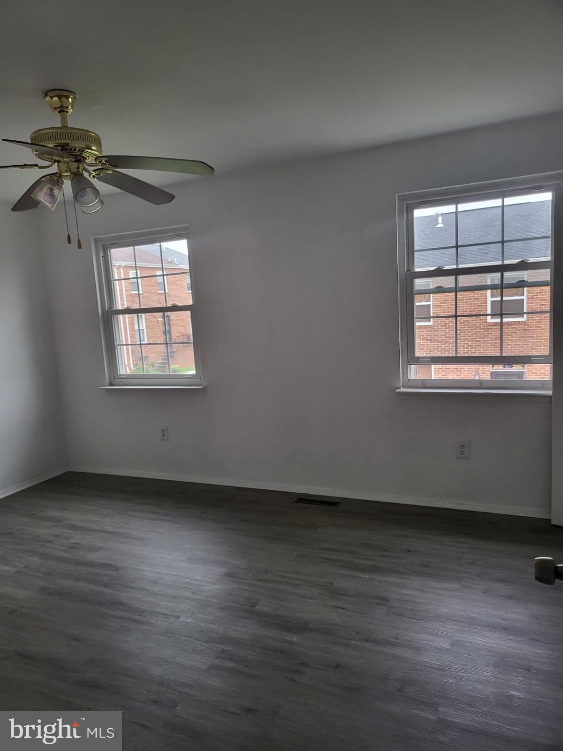 DOWNTOWN - Residential Lease