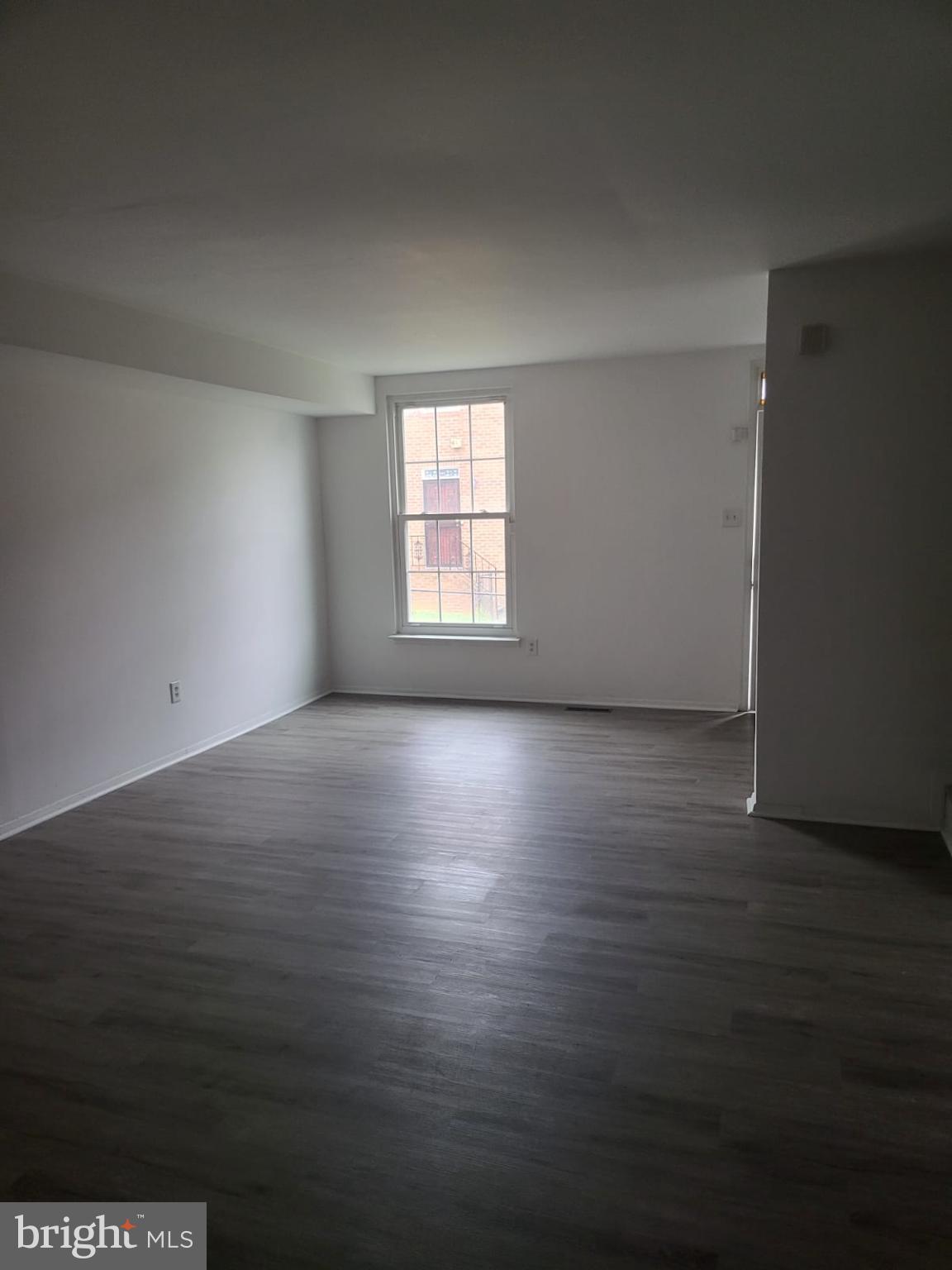 DOWNTOWN - Residential Lease