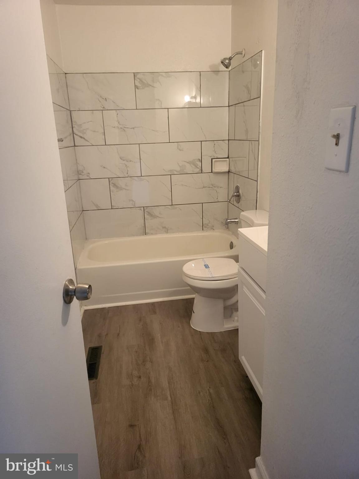 DOWNTOWN - Residential Lease