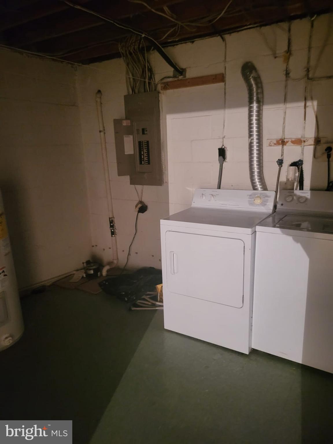 DOWNTOWN - Residential Lease