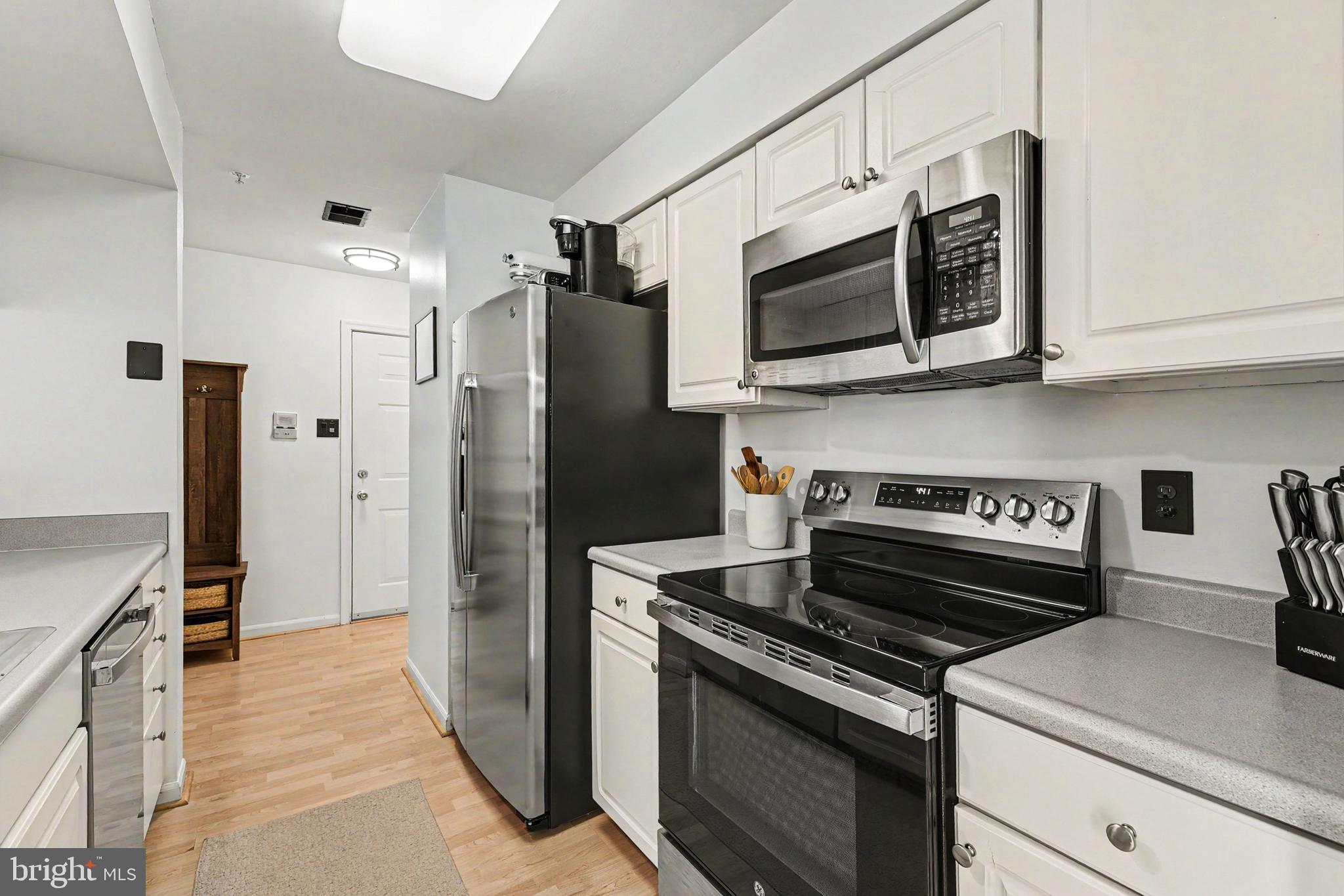 2925 KATEWOOD COURT 5-2925