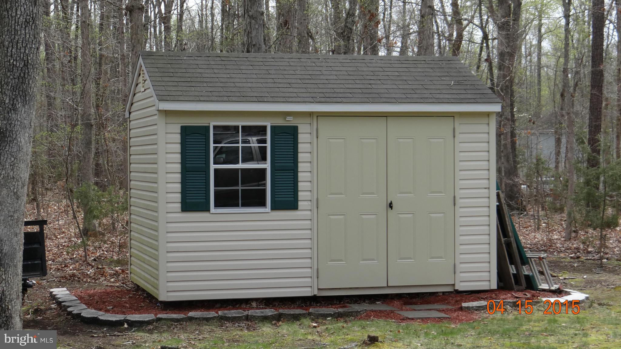 LAKE LAND - Residential Lease