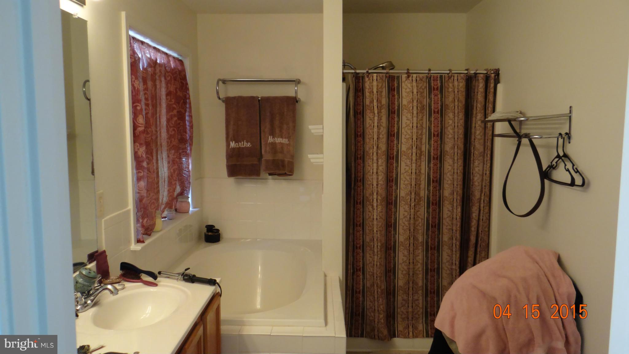 LAKE LAND - Residential Lease