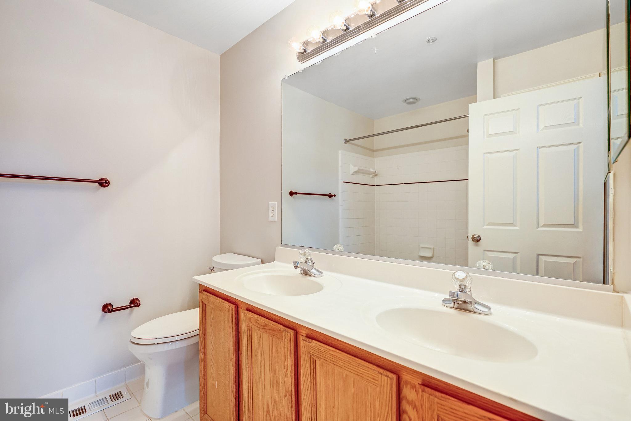 CONDO AT ISLAND CREEK - Residential