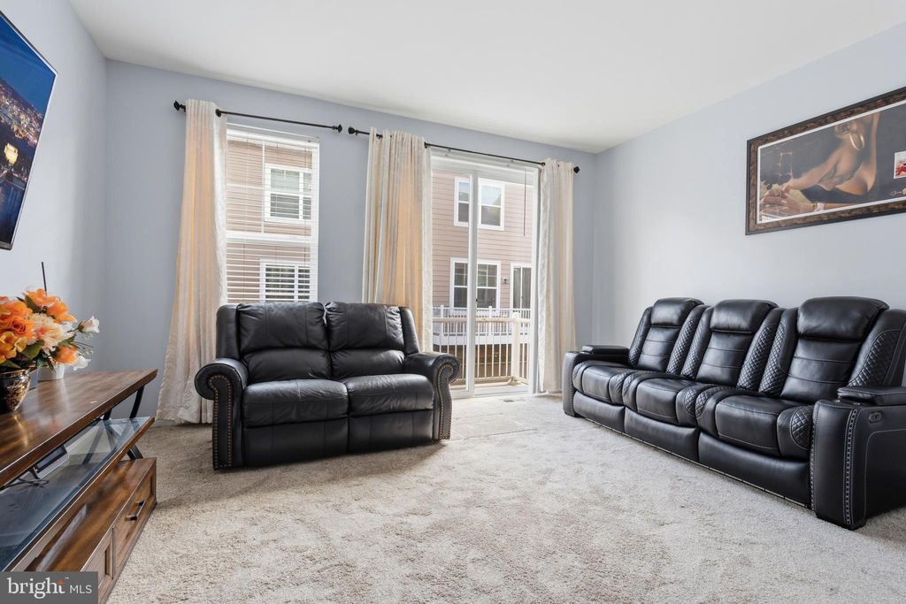 Photo of 663 Anacostia Avenue NE, WASHINGTON, DC 20019 (MLS # DCDC2262770)