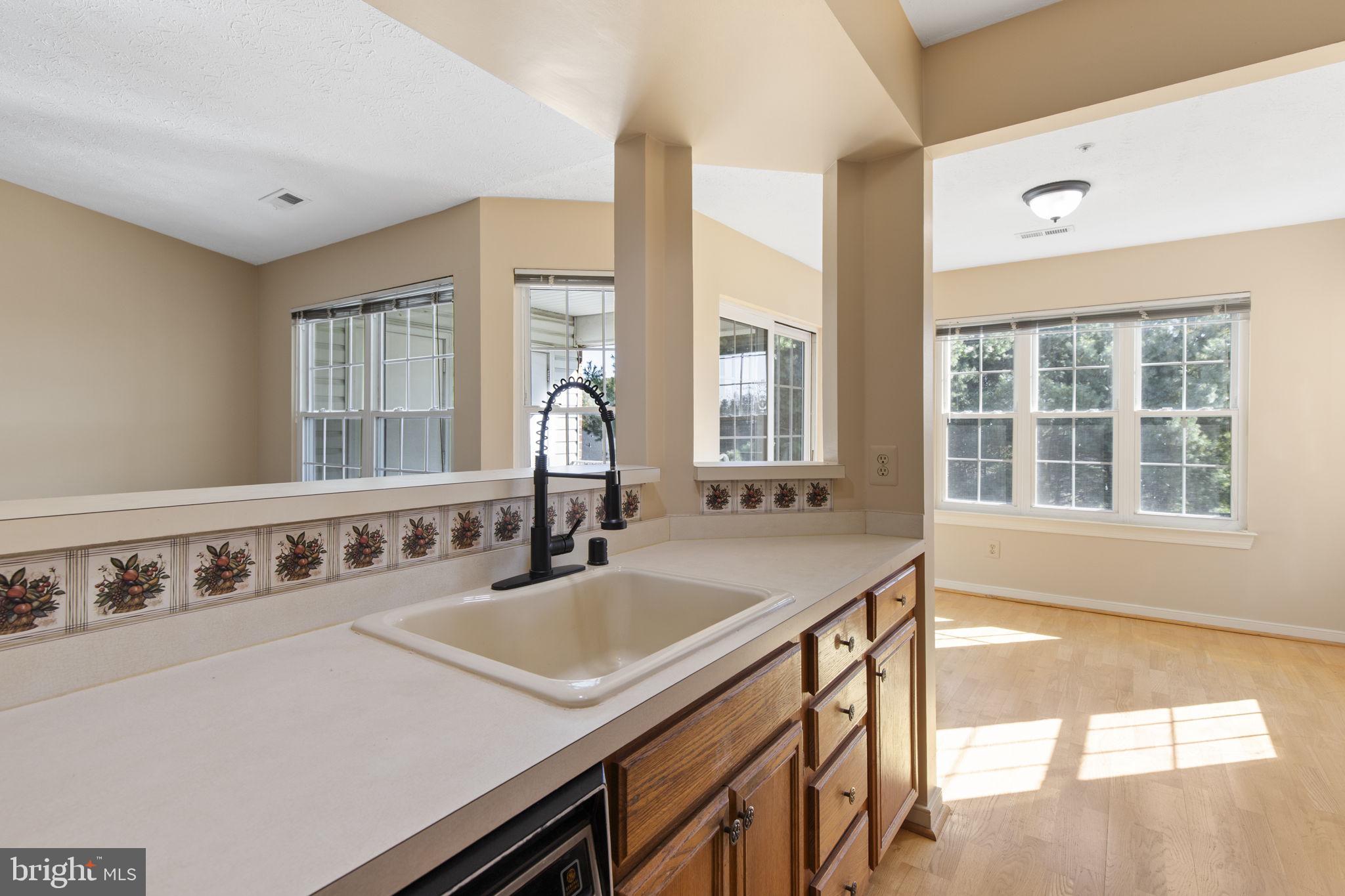 COUNTRY WALK - Residential Lease