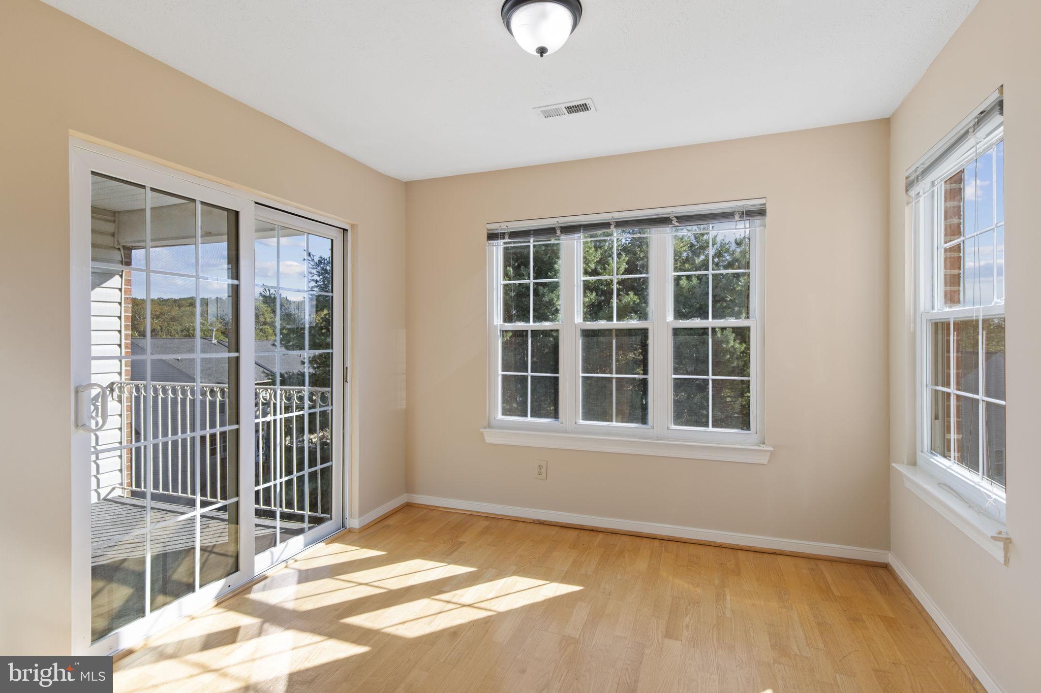 COUNTRY WALK - Residential Lease
