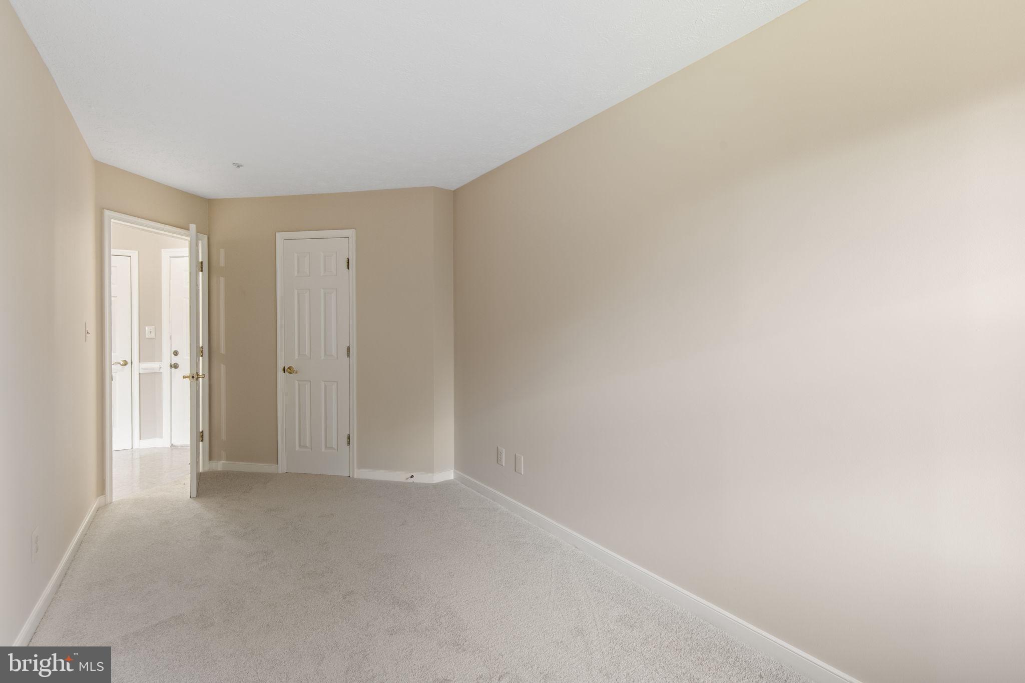 COUNTRY WALK - Residential Lease